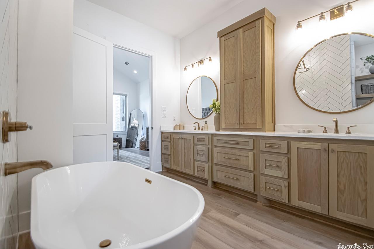 THE POINTE HURRICANE ESTATES - Residential