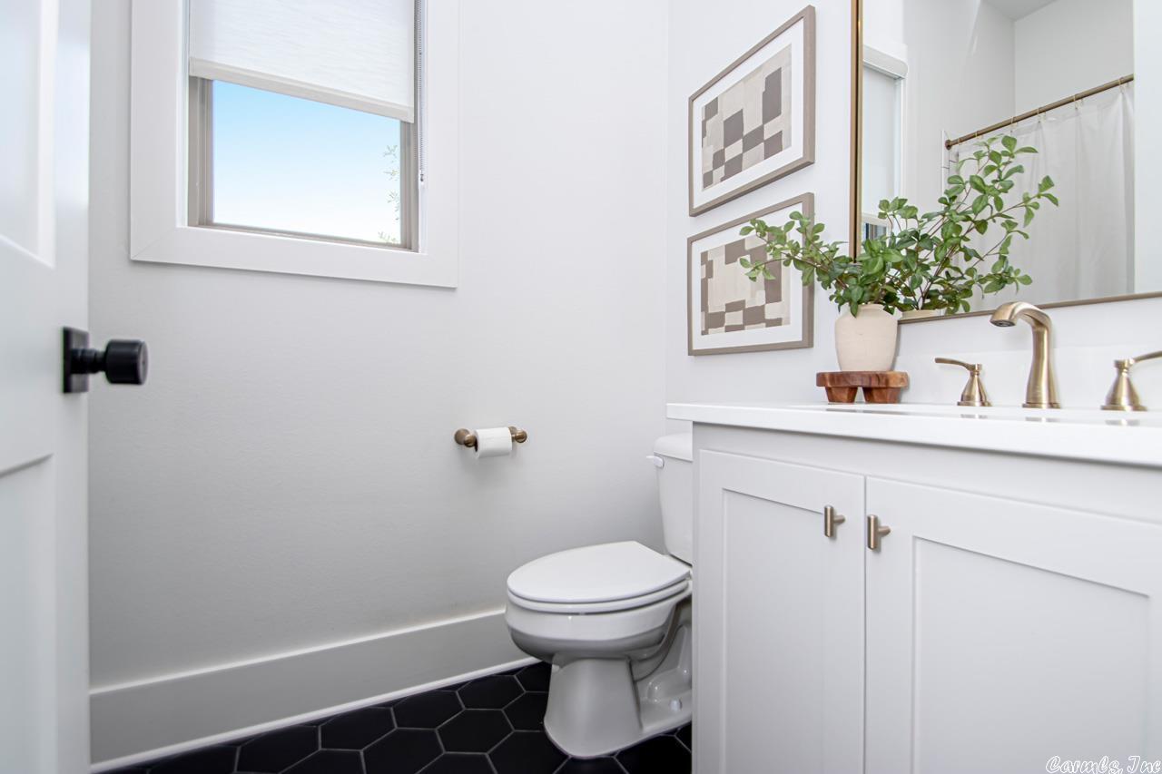 THE POINTE HURRICANE ESTATES - Residential