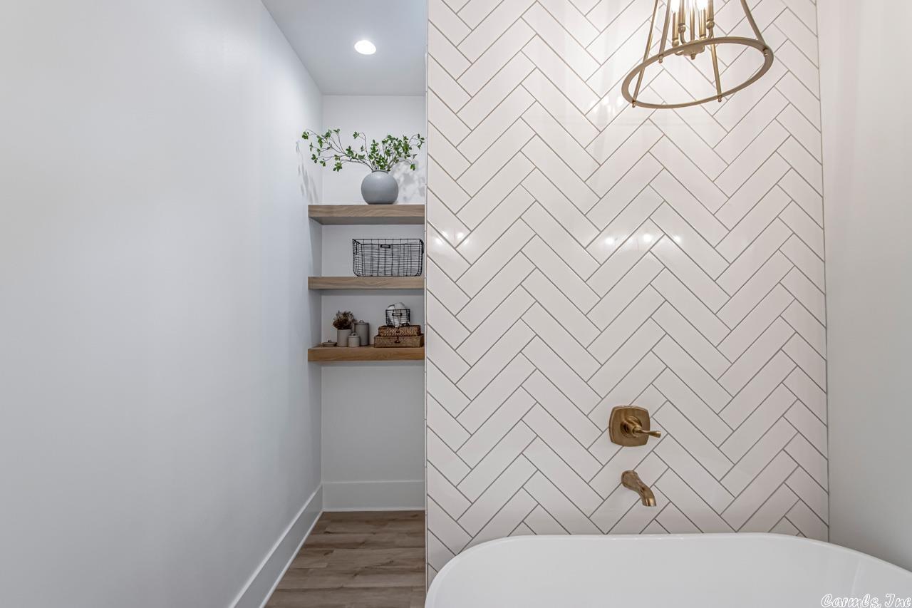 THE POINTE HURRICANE ESTATES - Residential