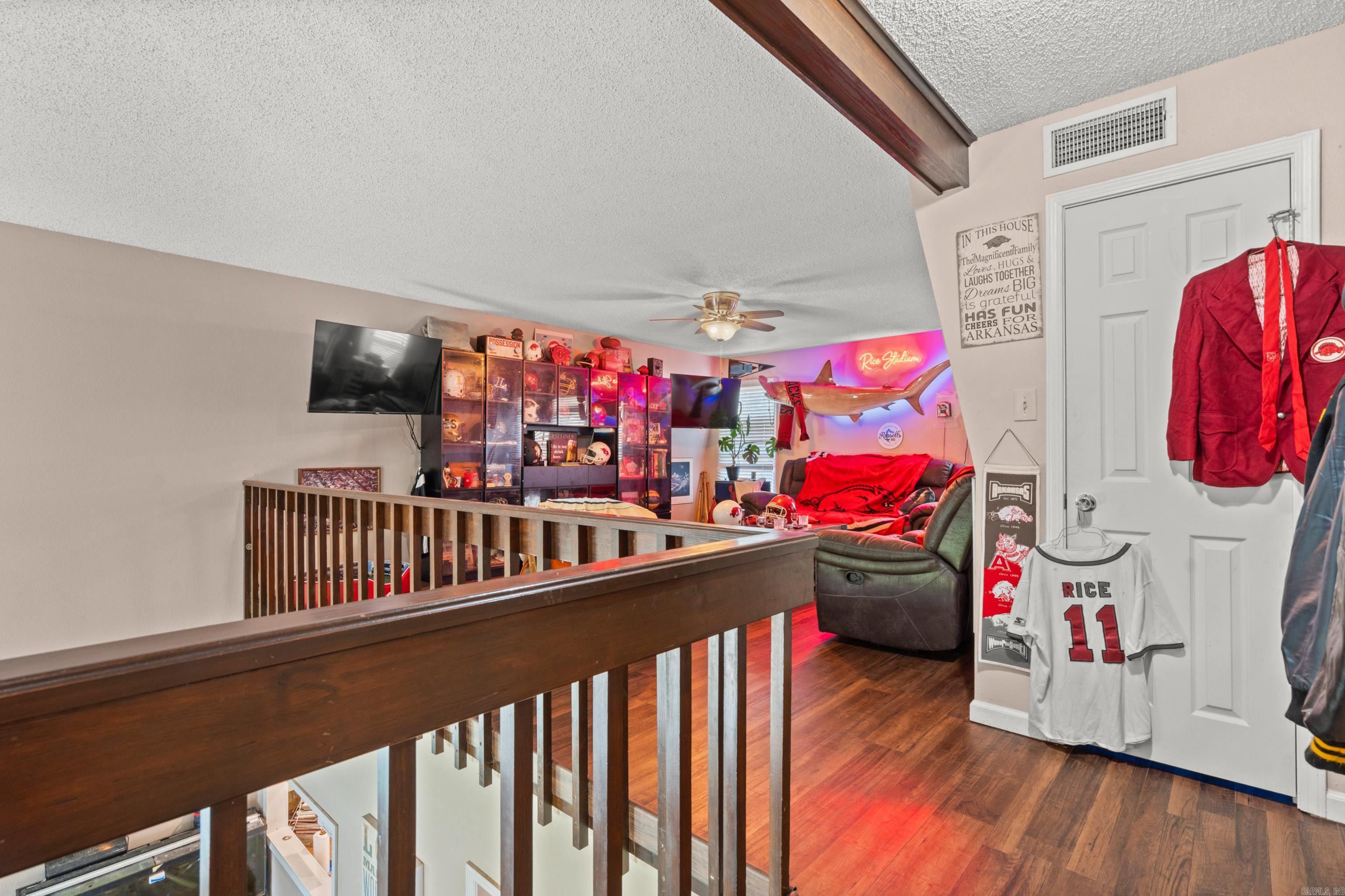 DIAMONDHEAD J - Residential