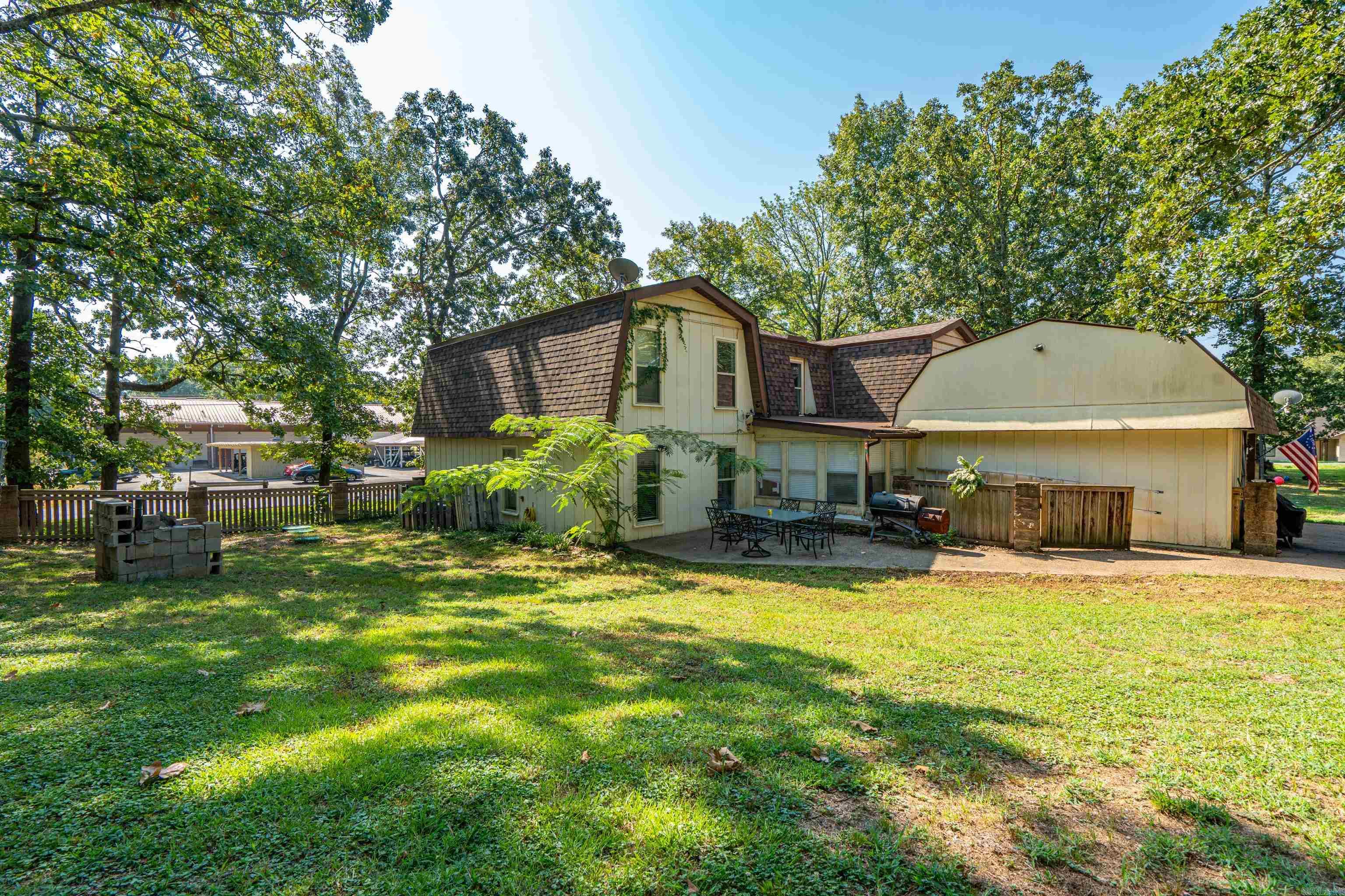 DIAMONDHEAD J - Residential