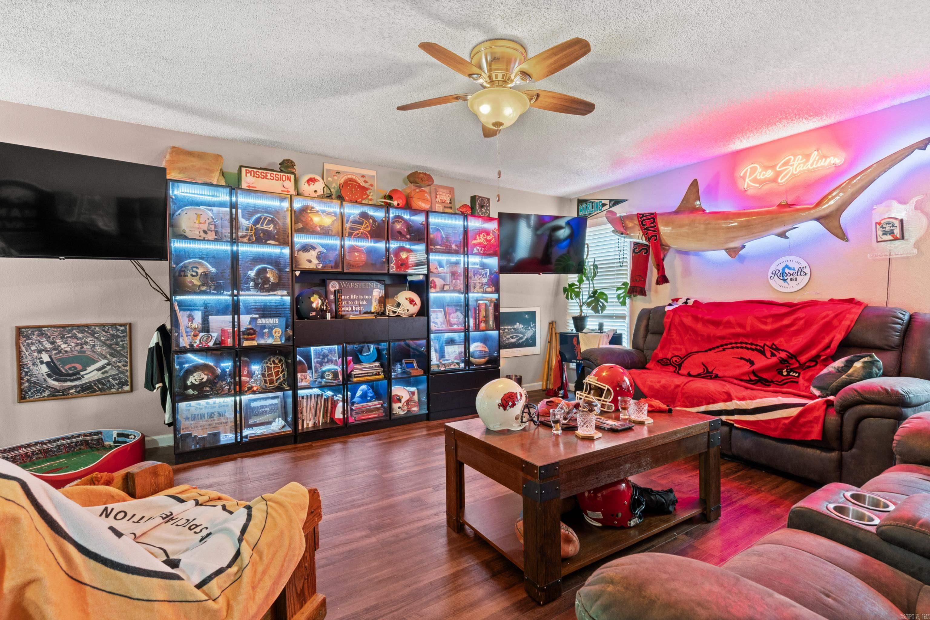 DIAMONDHEAD J - Residential