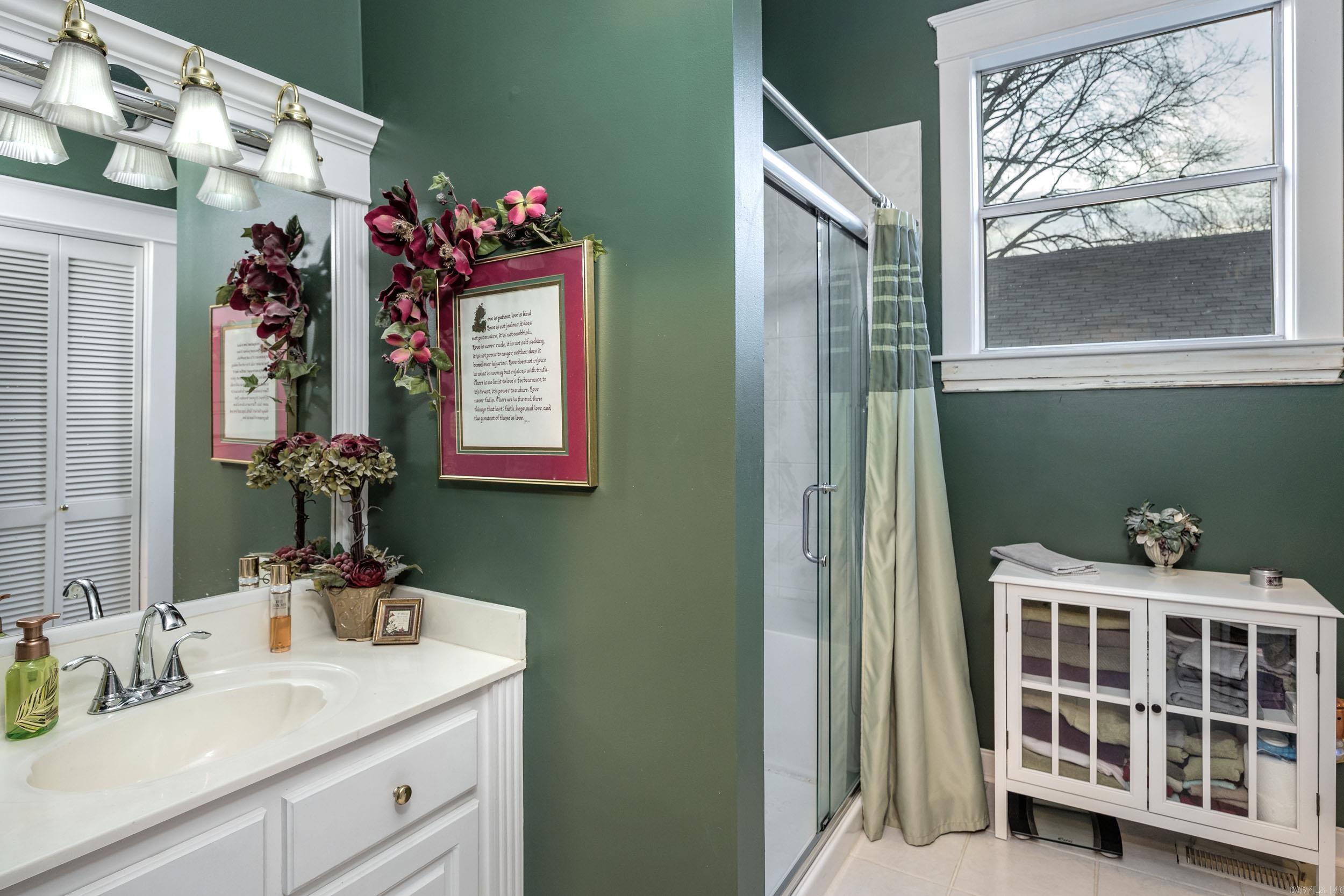 HILLCREST - Residential