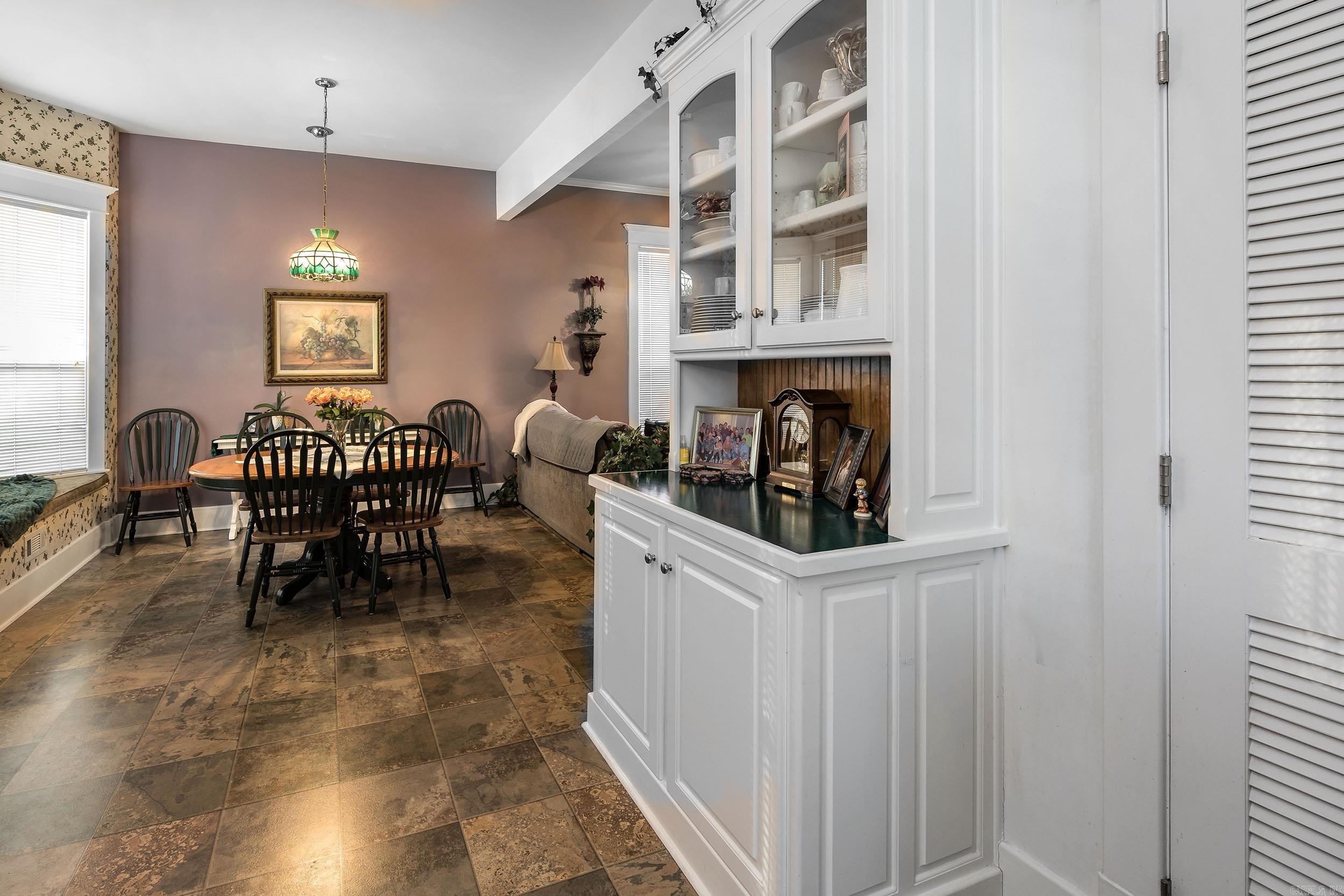 HILLCREST - Residential