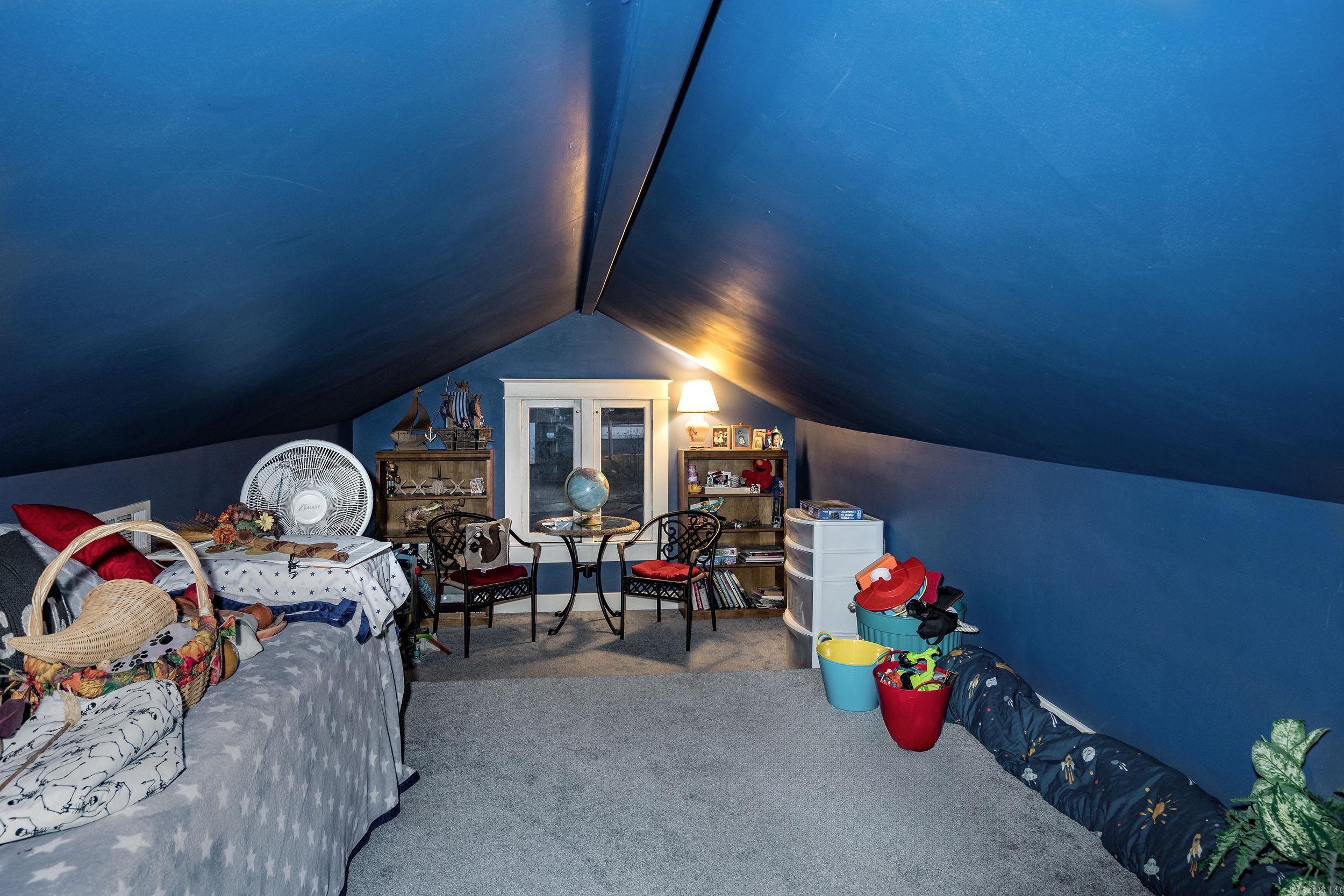 HILLCREST - Residential