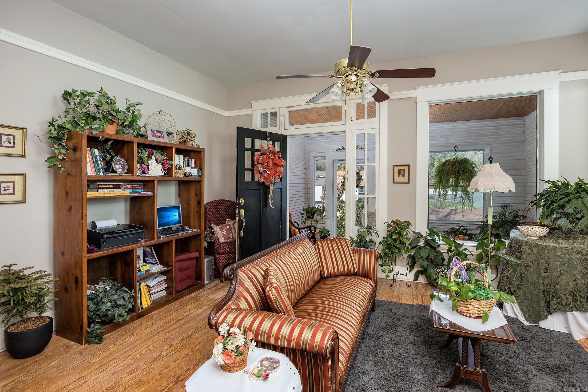 HILLCREST - Residential