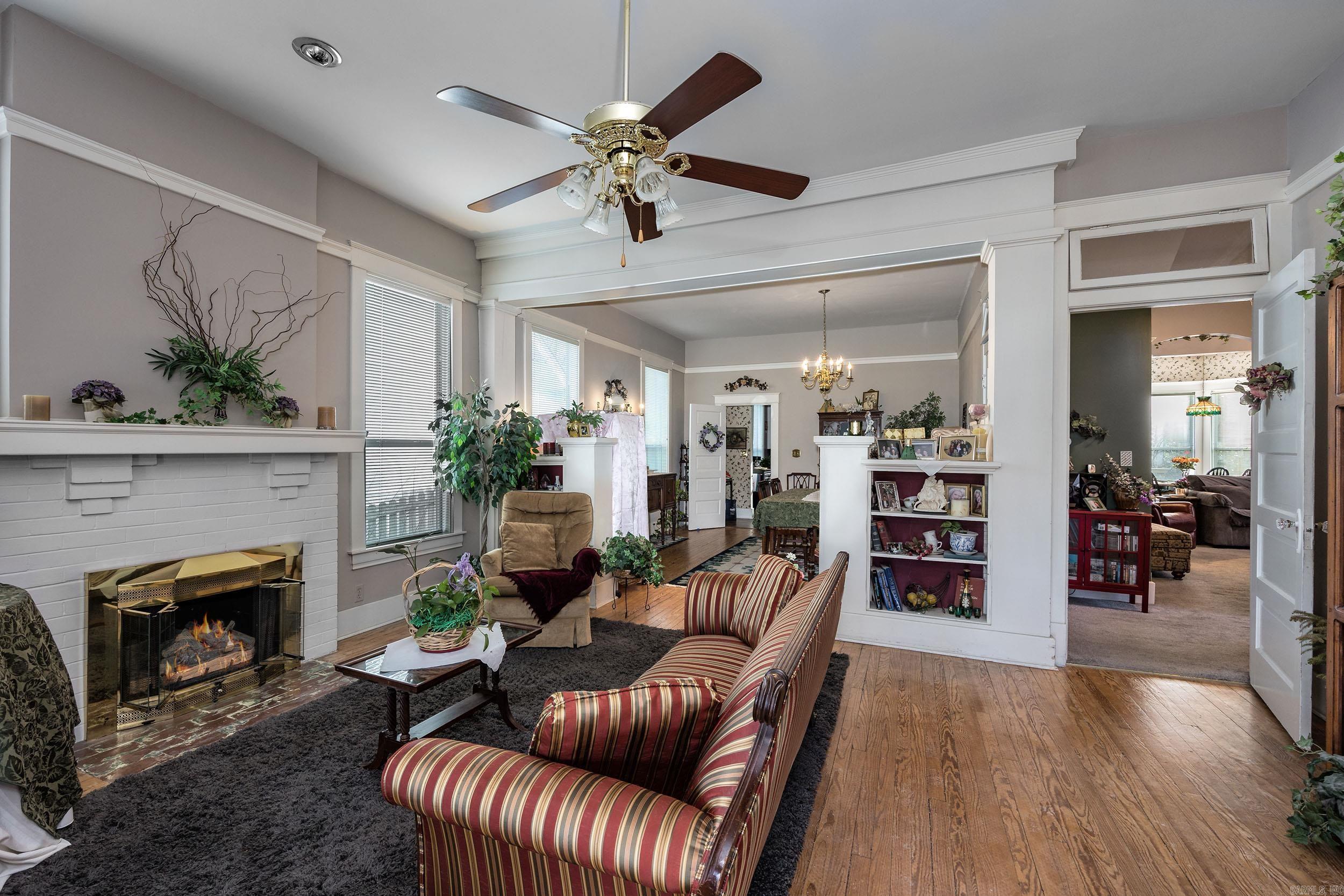 HILLCREST - Residential