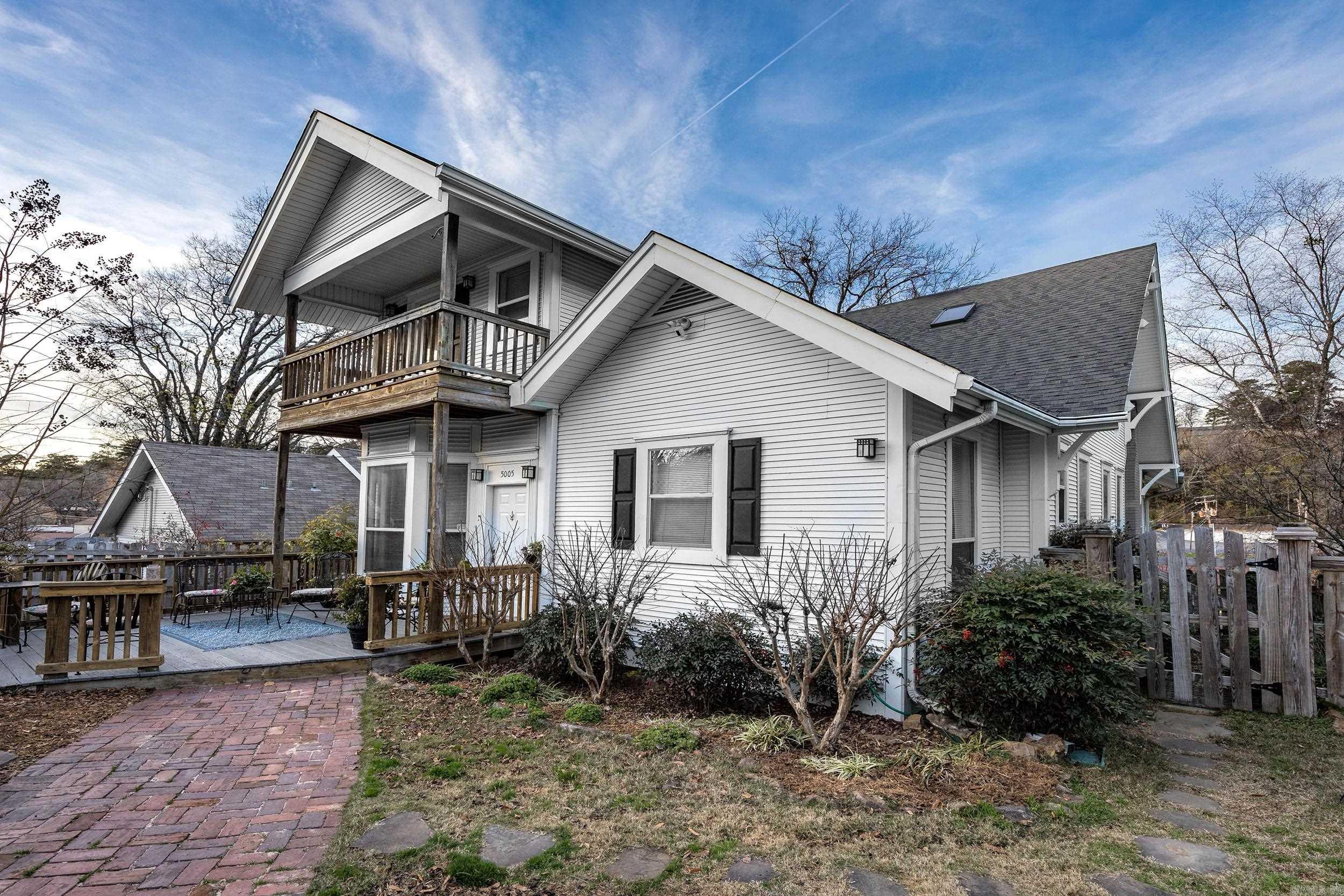 HILLCREST - Residential