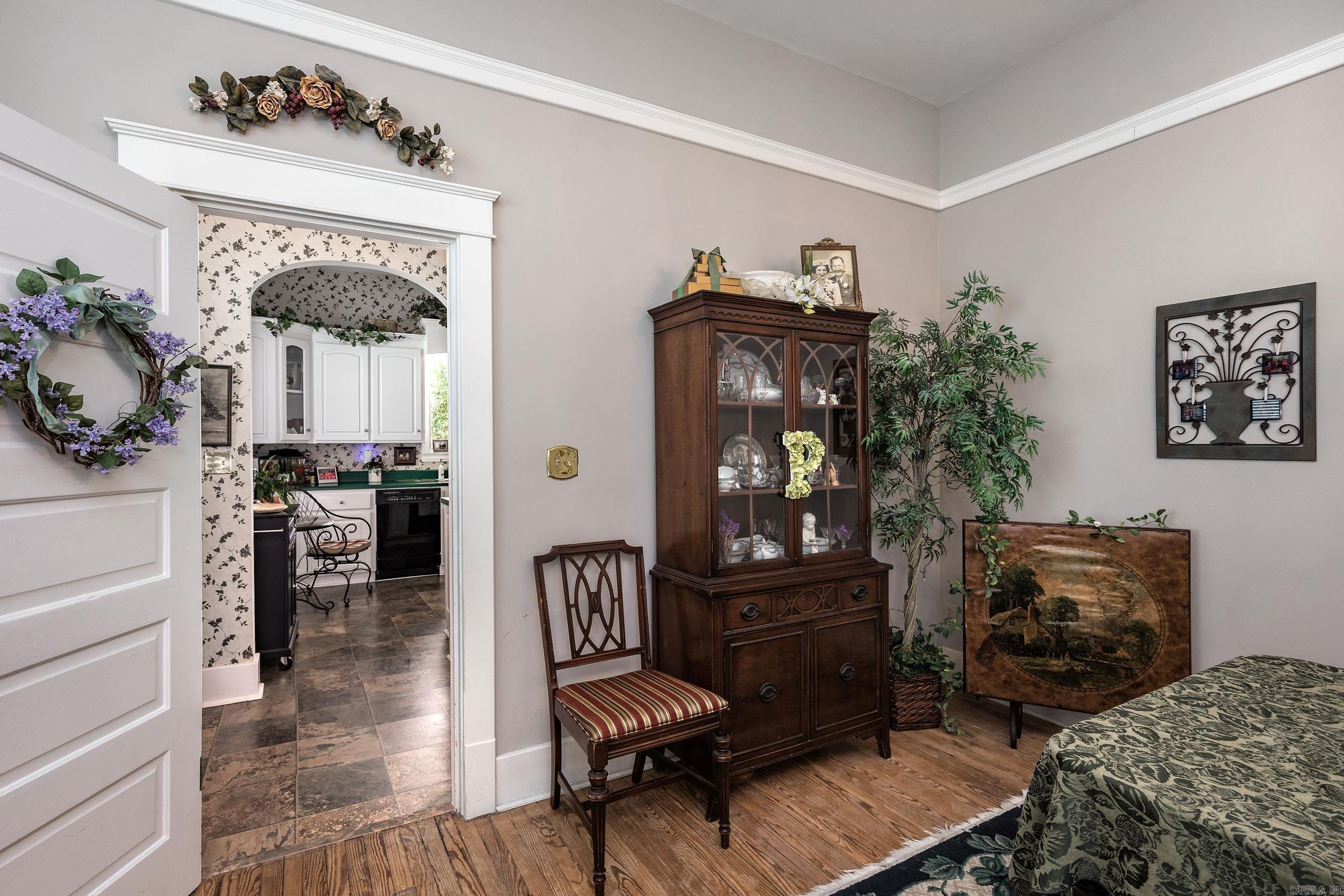 HILLCREST - Residential