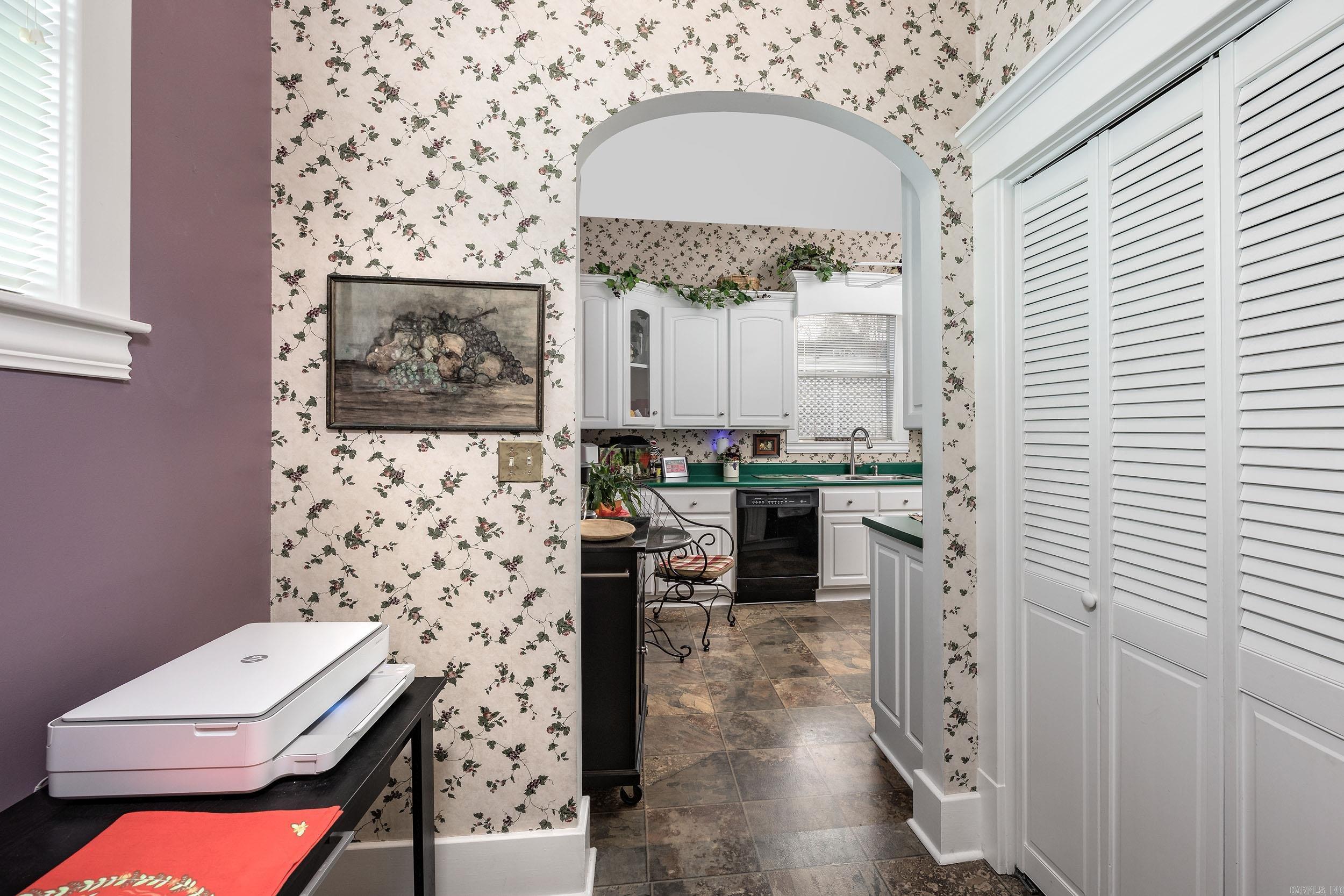 HILLCREST - Residential