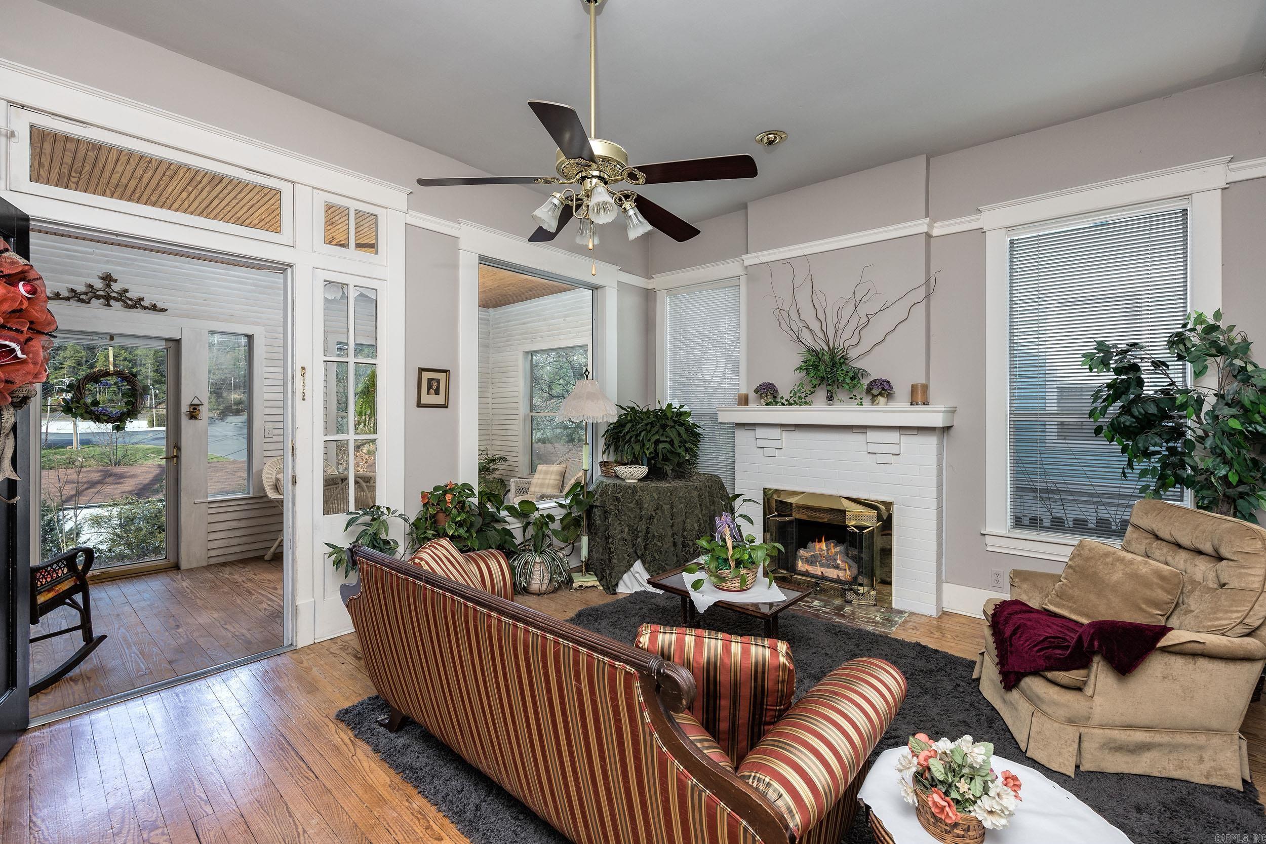 HILLCREST - Residential