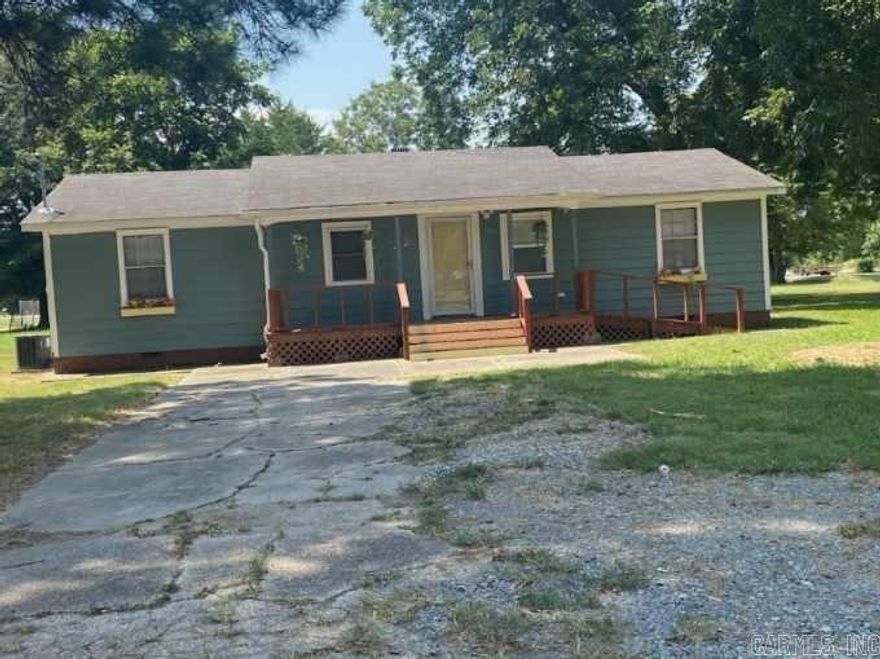 VERY COZY!!! 4 Bedroom, REMODELED HOME in the Very Inviting England Community.  ALL NEW Stainless Steel Appliances/Side by side refrigerator, Electric Stove and Microwave.  New Water Heater, New HVAC/less than 2 yrs. old., New Front porch and steps, New Insulated Windows as well as Front & Back doors. New Flooring throughout, 2 Full Bathrooms have been Remodeled.  Front Load Washer/Dryer.  New siding.  ALL ELECTRIC!!!  You can't miss with this one, it is a Keeper.  Did I mention that the home is on a Corner/sits on 5 Lots. Make an appointment today, make an offer! Seller has it ready to move!  Agents see remarks