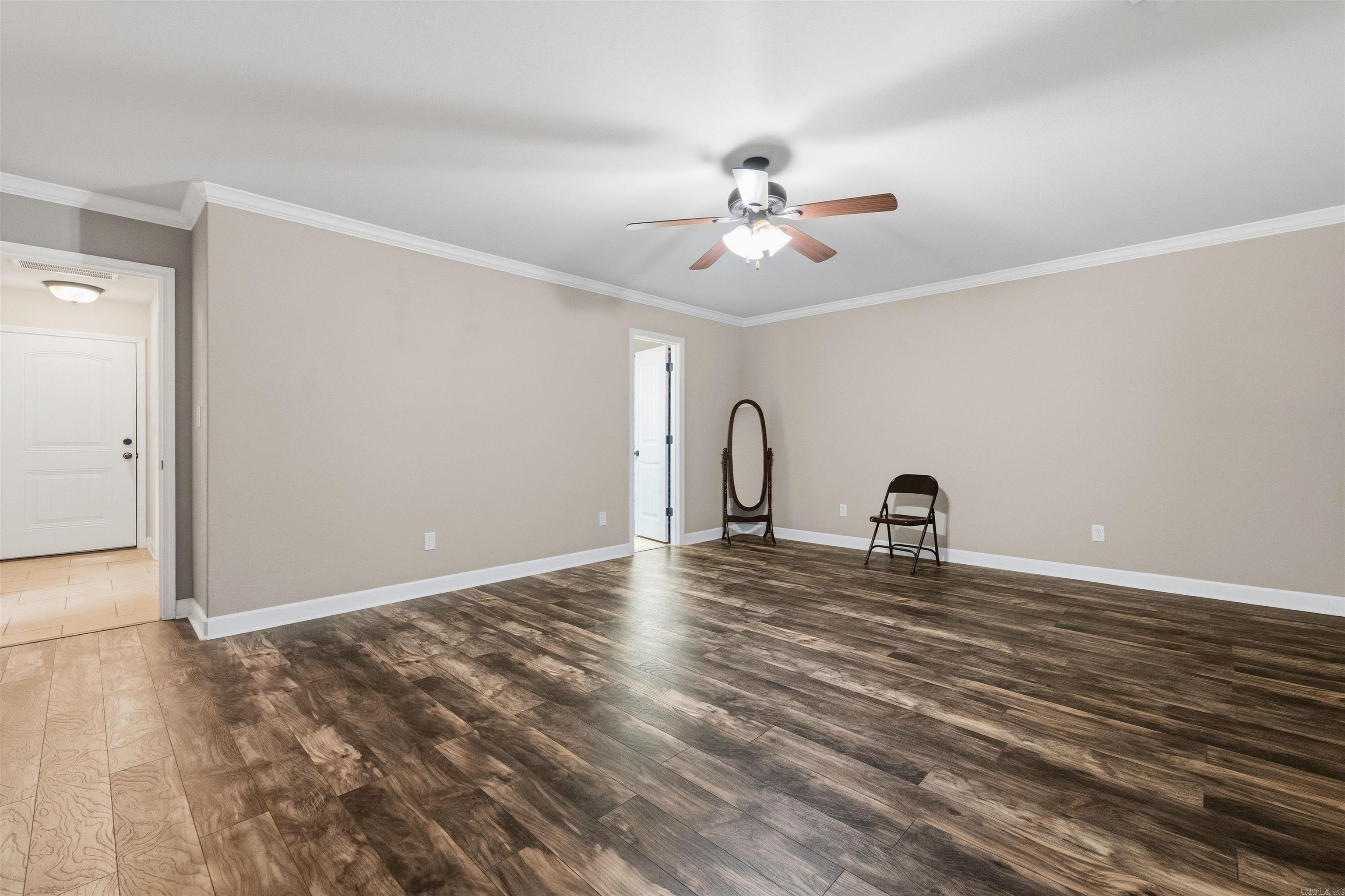 OAK GLENN - Residential