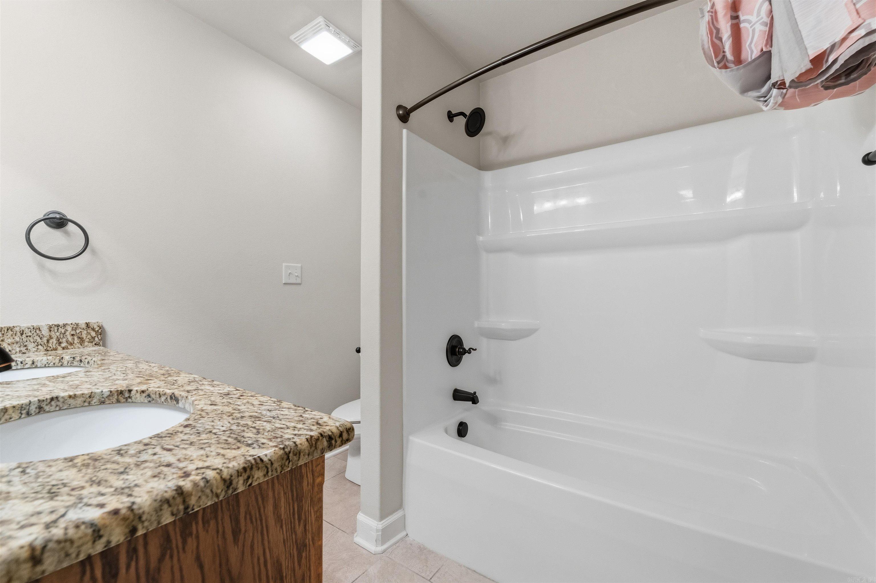 OAK GLENN - Residential