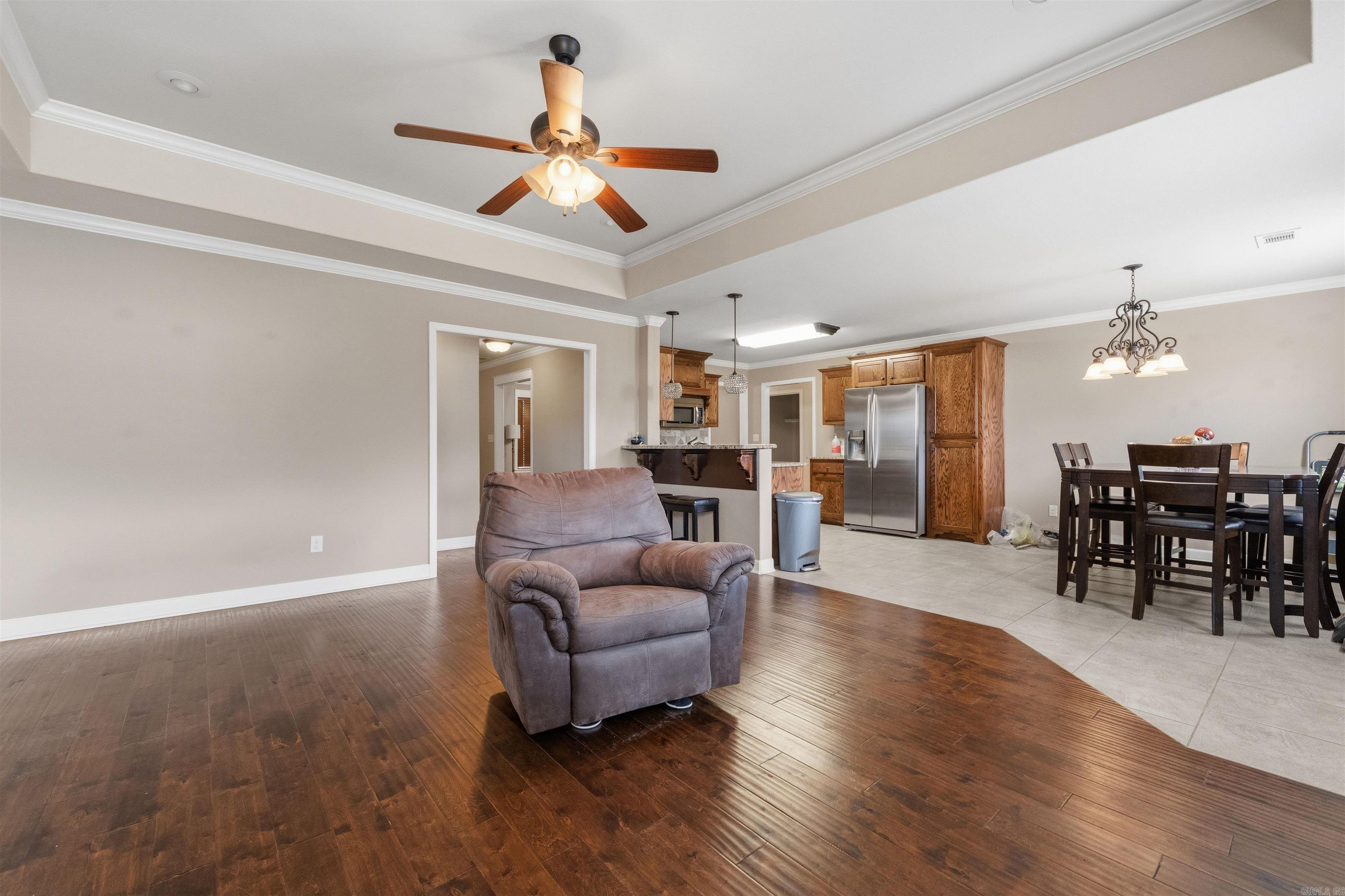 OAK GLENN - Residential