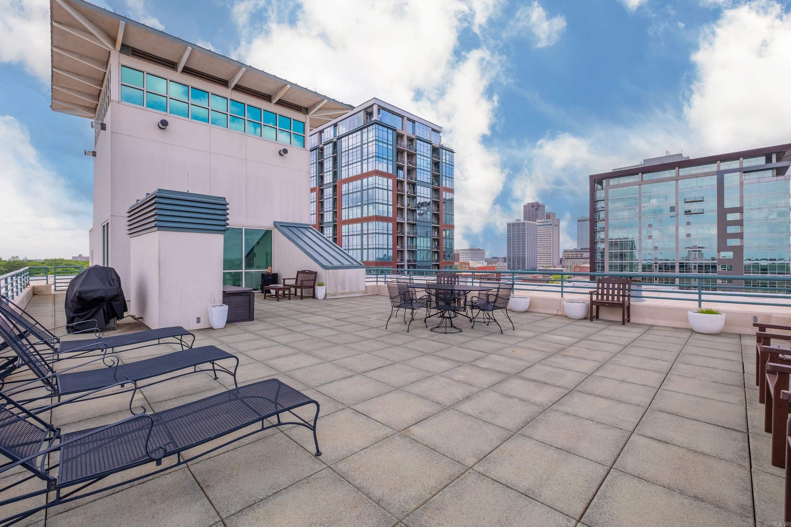 ARK CAPITOL COMMERCE CTR HPR - Residential
