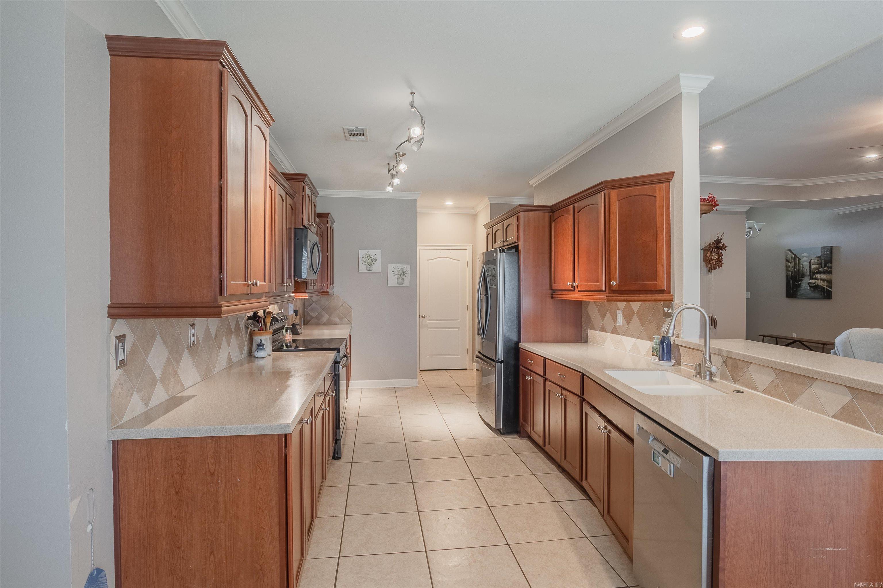 LAKEWOOD - Residential