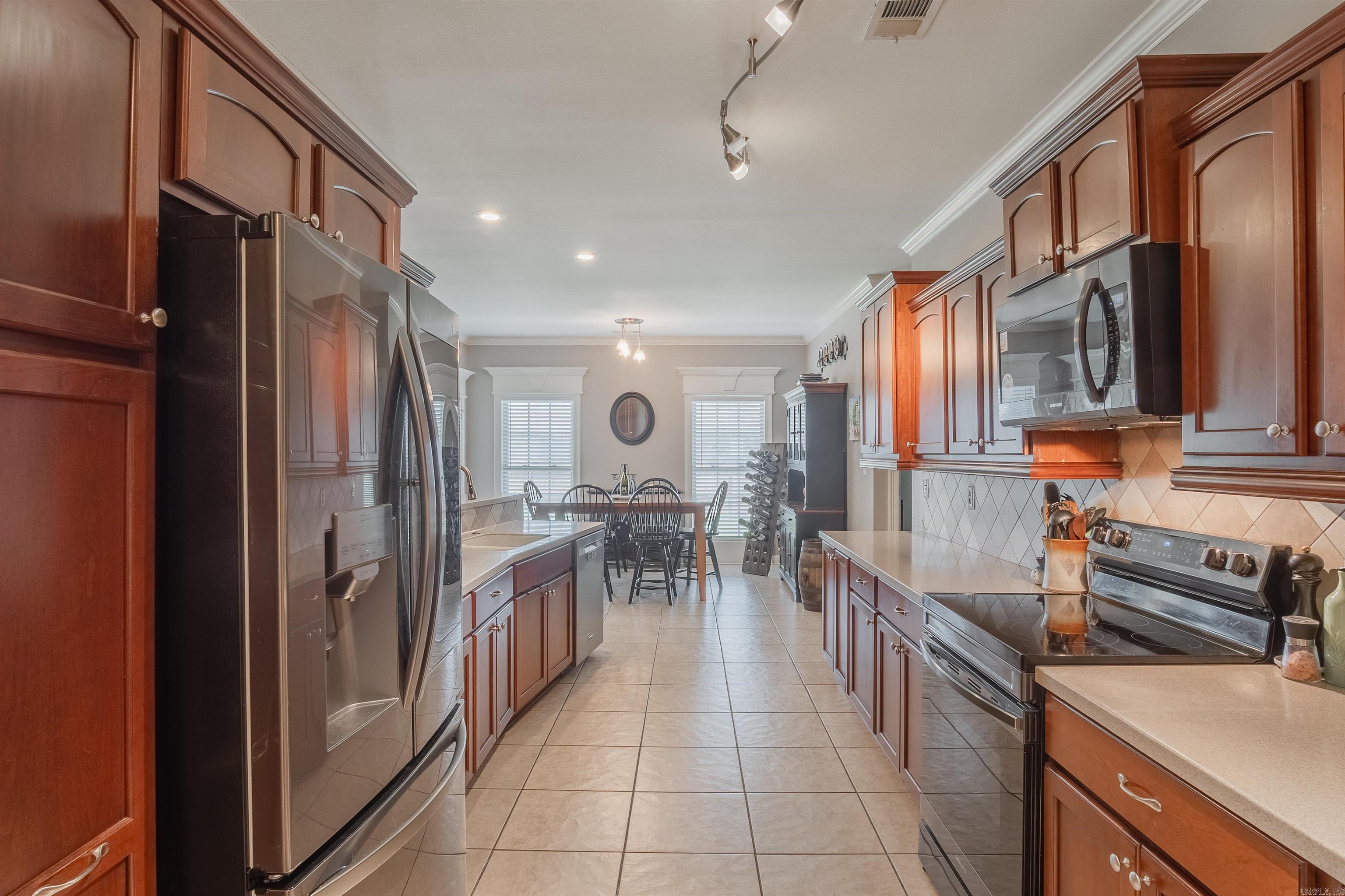 LAKEWOOD - Residential