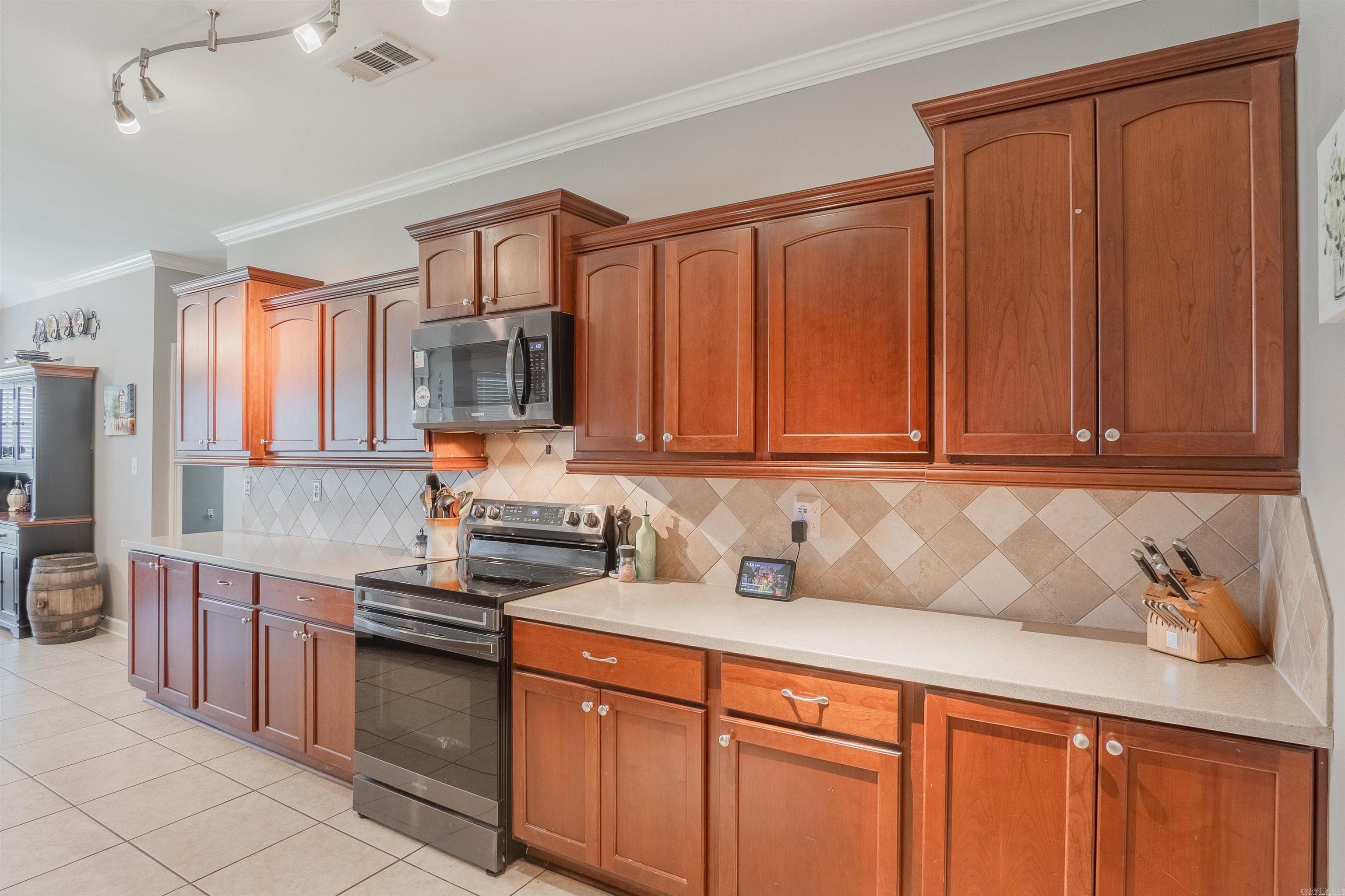 LAKEWOOD - Residential