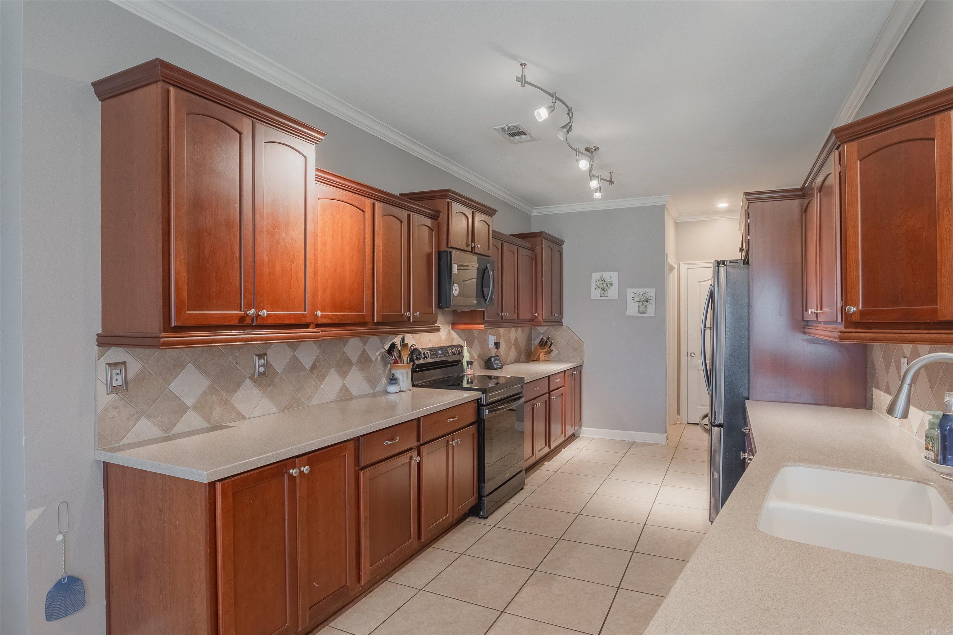 LAKEWOOD - Residential