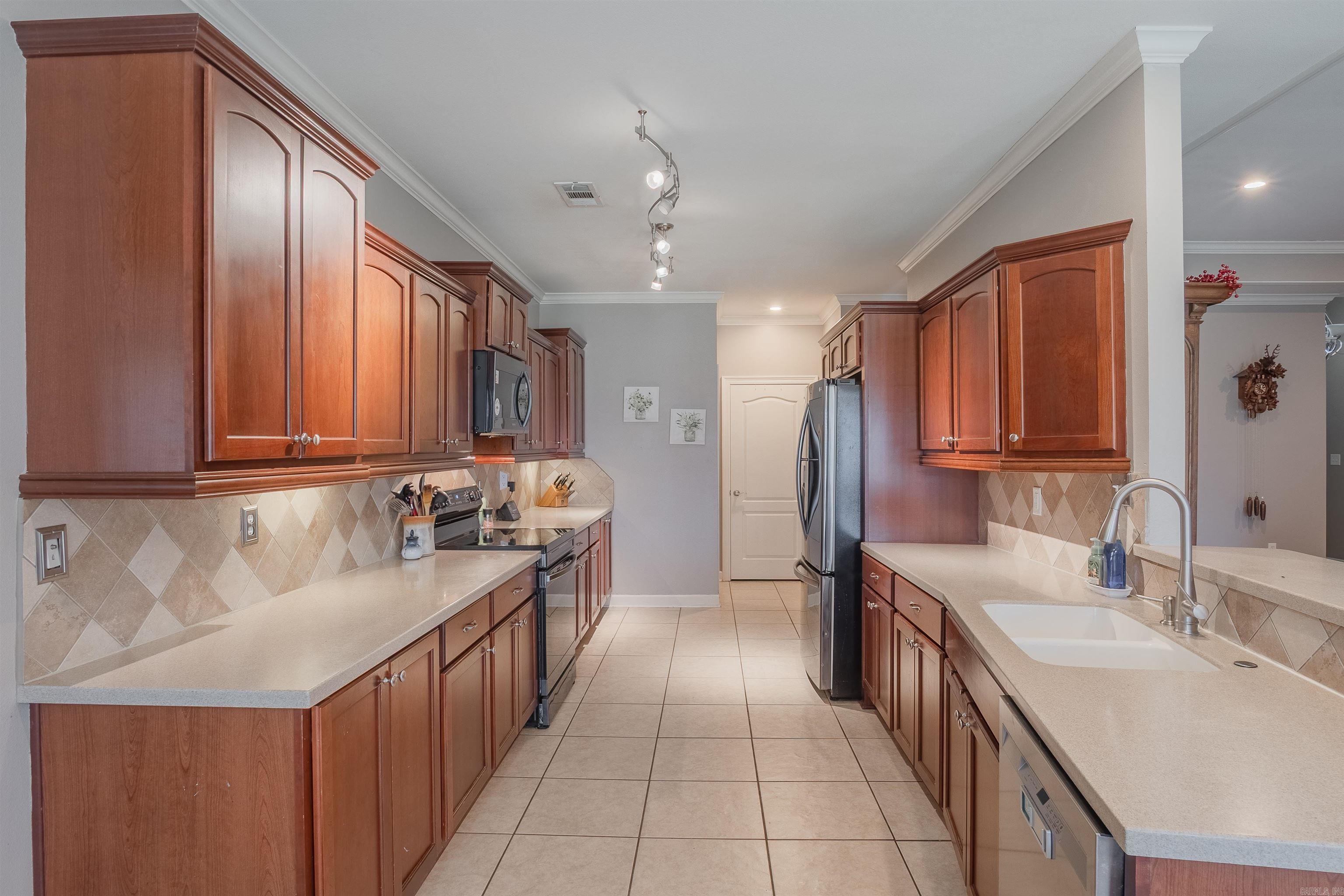 LAKEWOOD - Residential