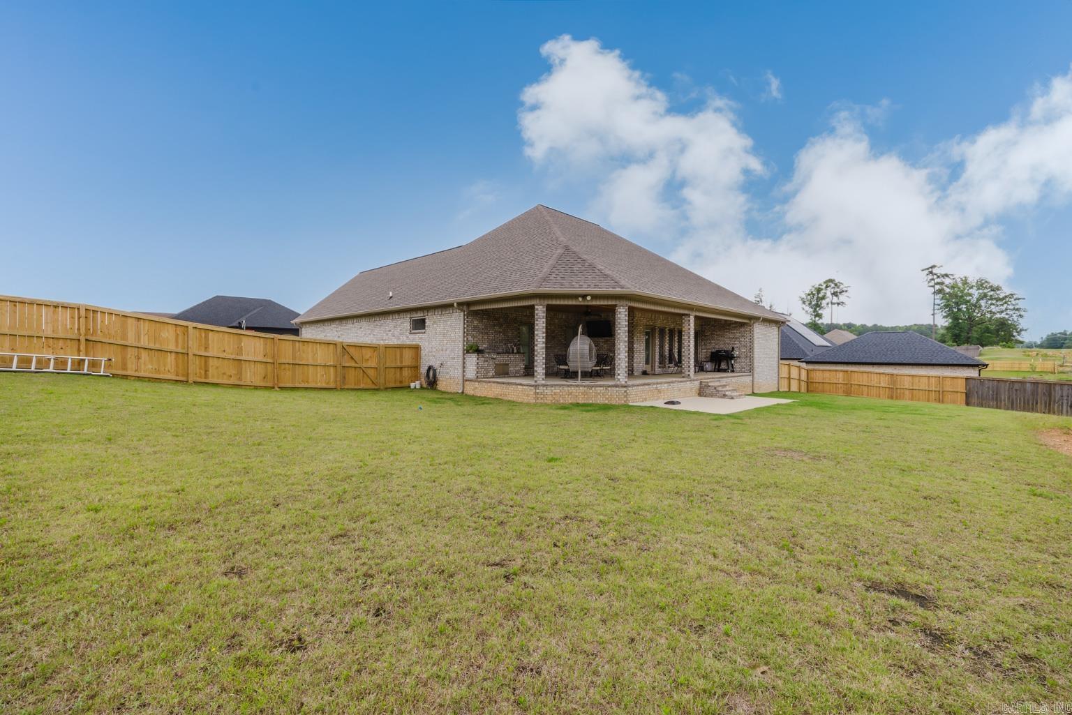 OAK TREE SOUTH - Residential