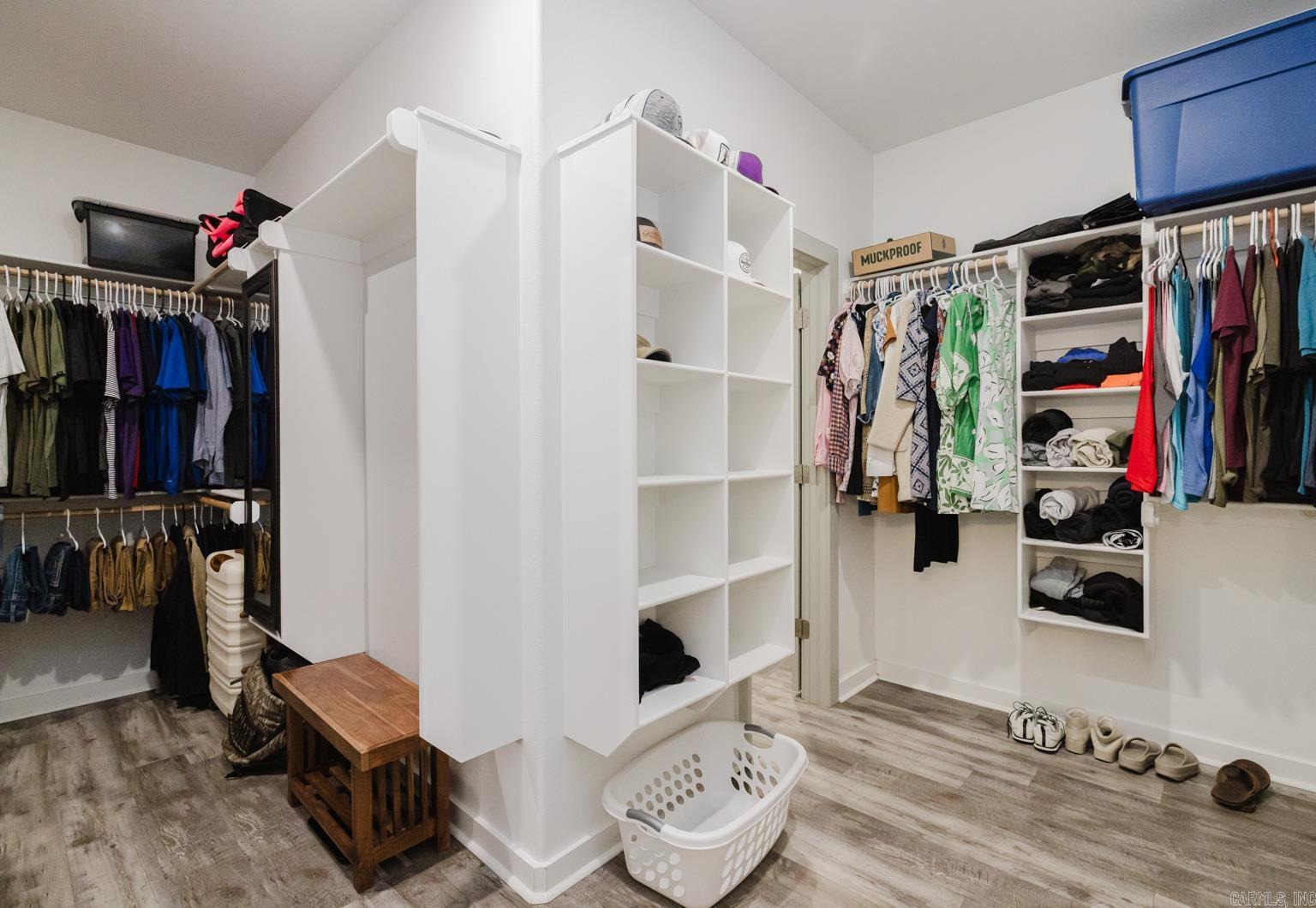 OAK TREE SOUTH - Residential