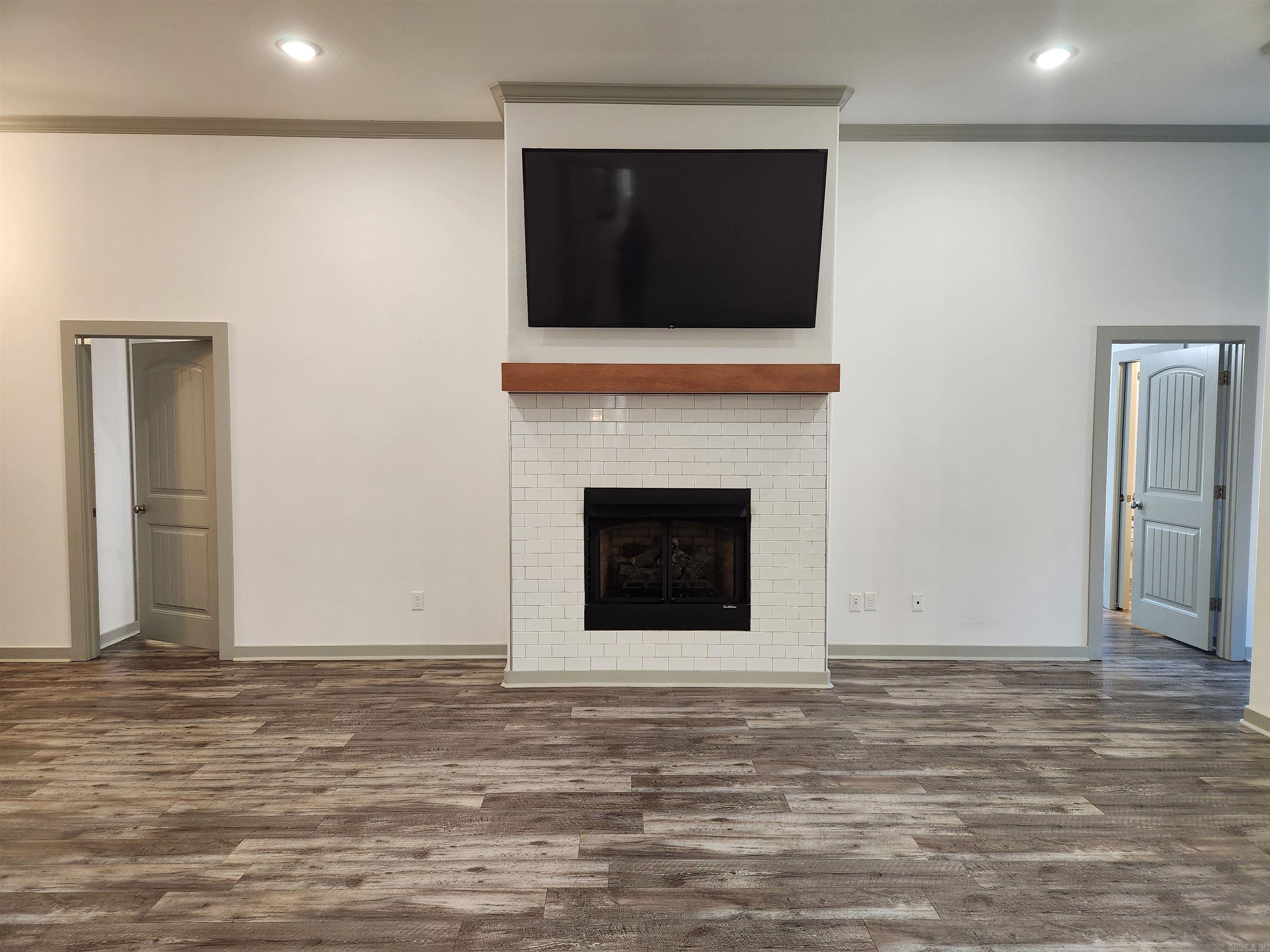 OAK TREE SOUTH - Residential