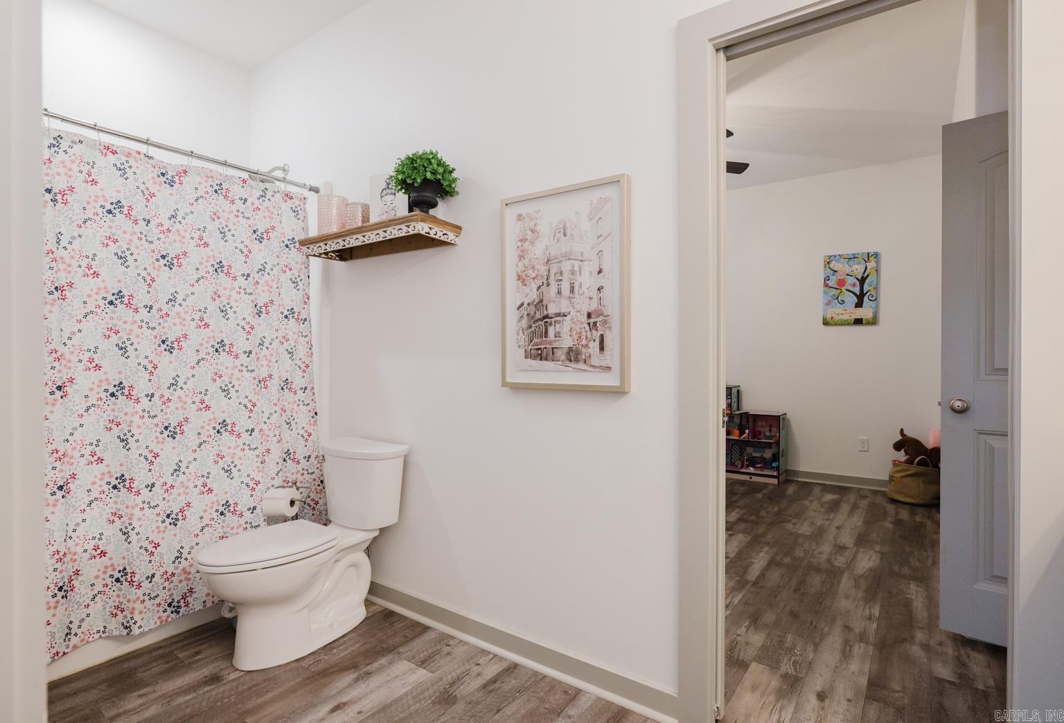 OAK TREE SOUTH - Residential