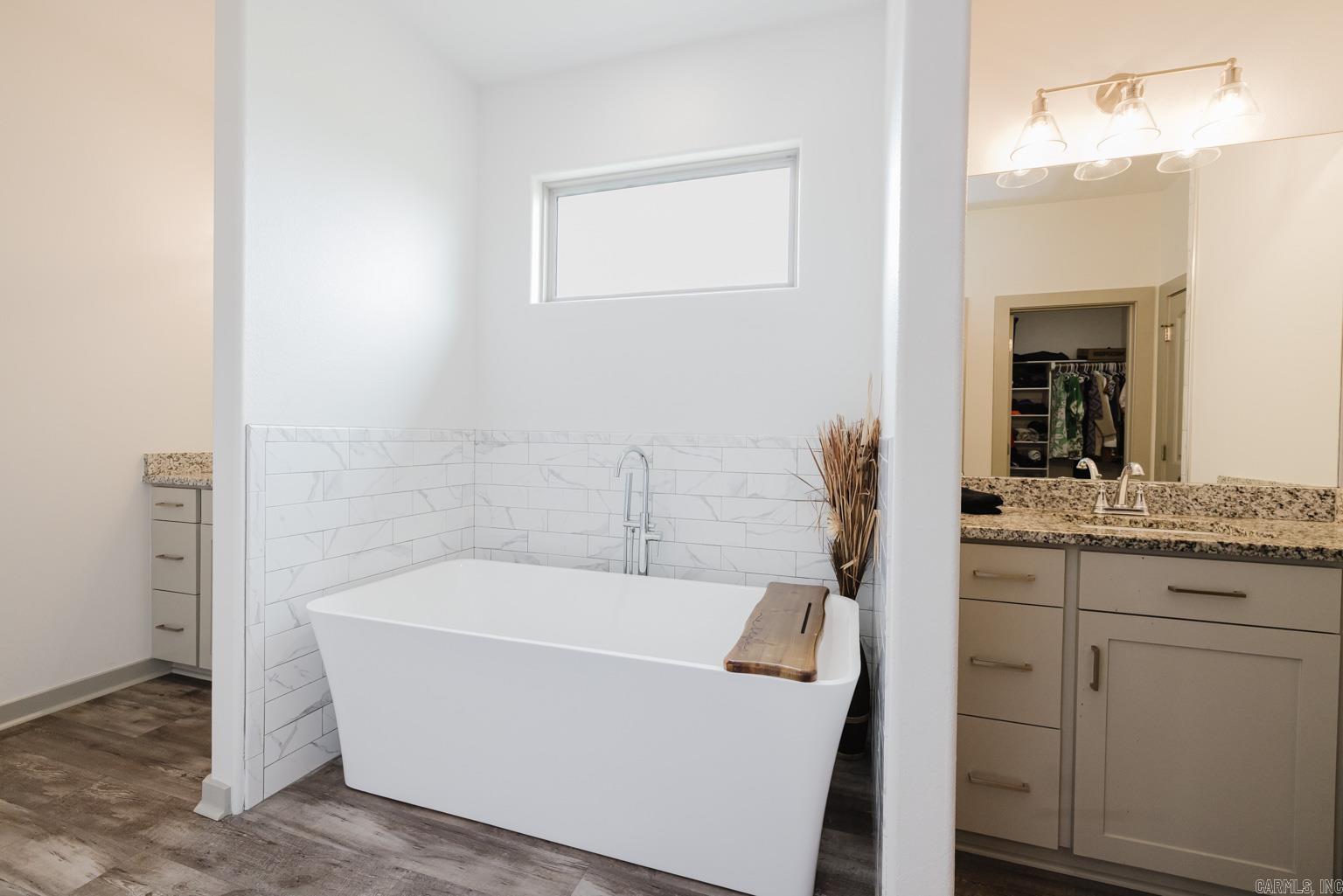 OAK TREE SOUTH - Residential