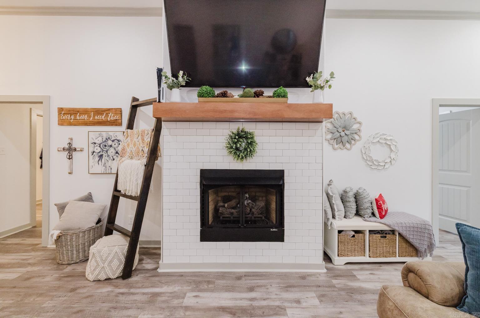 OAK TREE SOUTH - Residential