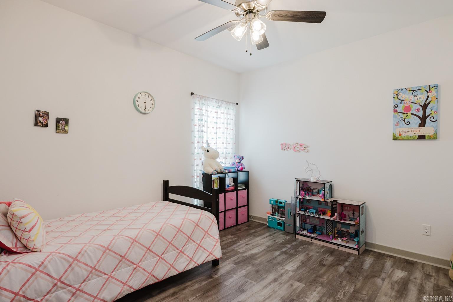 OAK TREE SOUTH - Residential