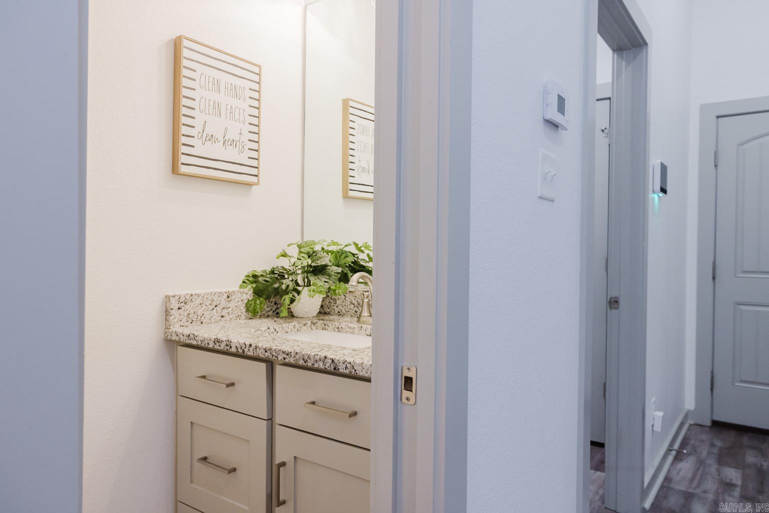 OAK TREE SOUTH - Residential