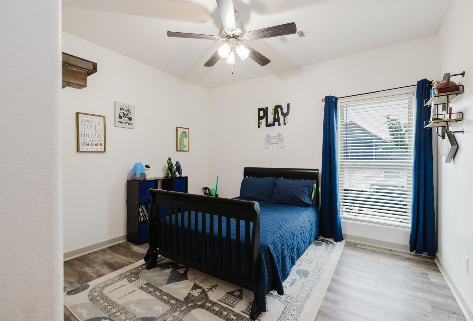 OAK TREE SOUTH - Residential