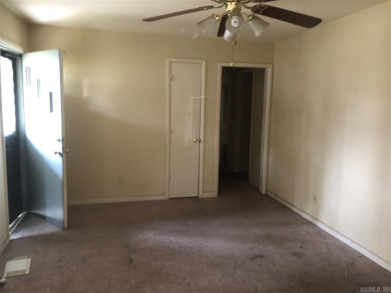 GEYER SPRGS SHOPPING CNTR - Residential