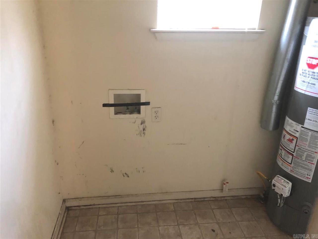 GEYER SPRGS SHOPPING CNTR - Residential