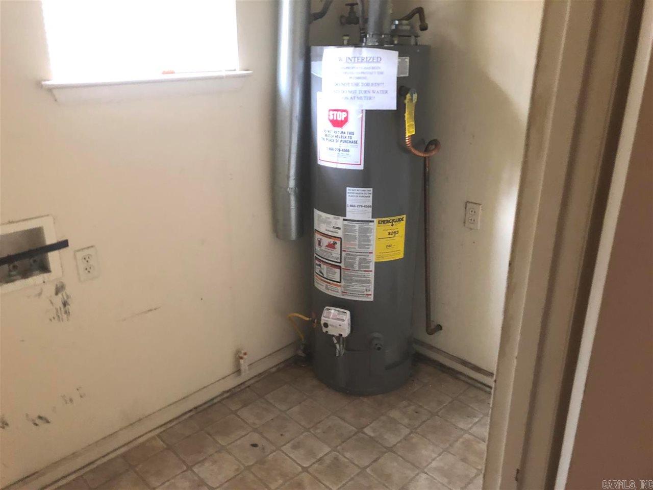 GEYER SPRGS SHOPPING CNTR - Residential