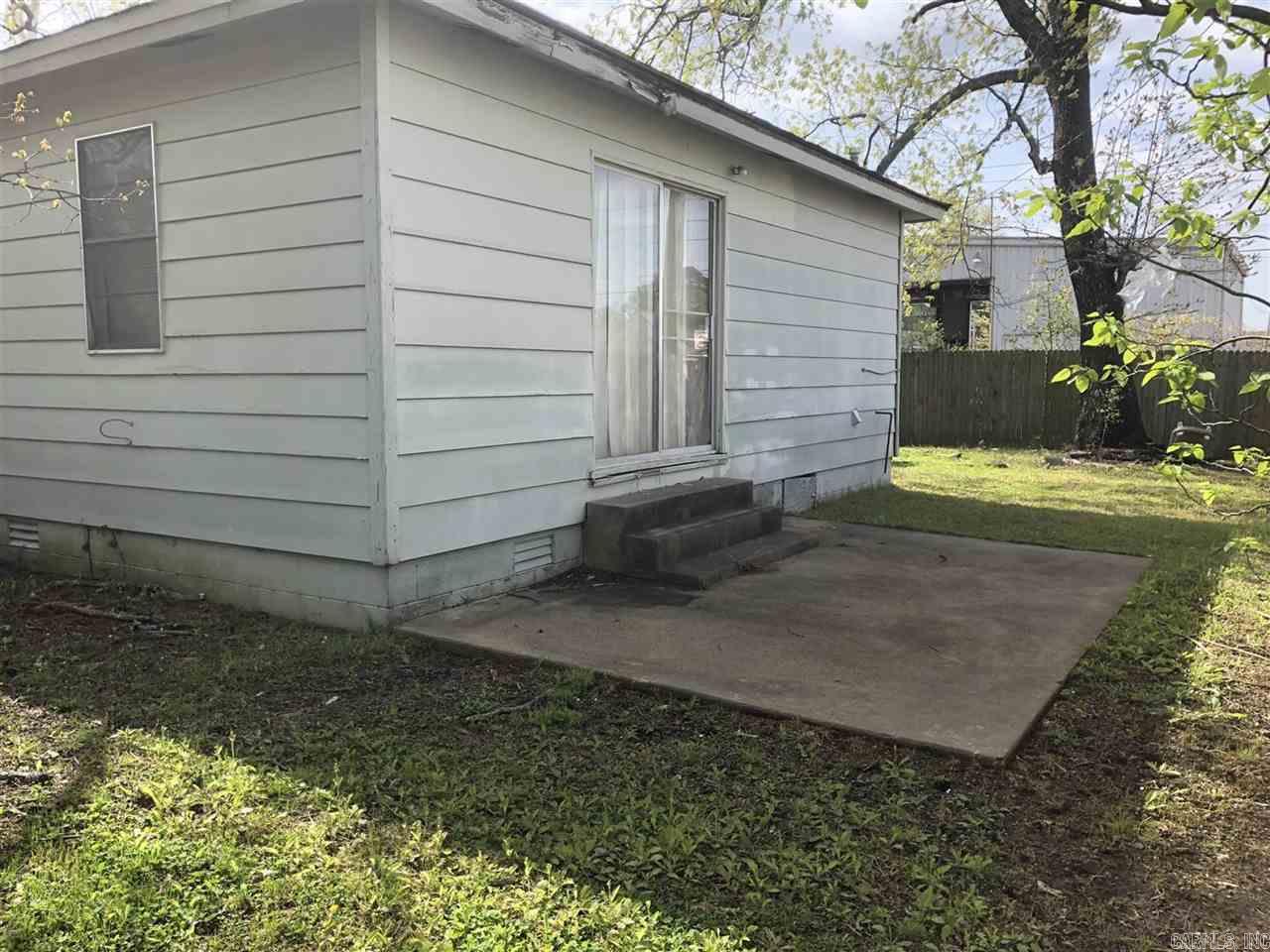 GEYER SPRGS SHOPPING CNTR - Residential