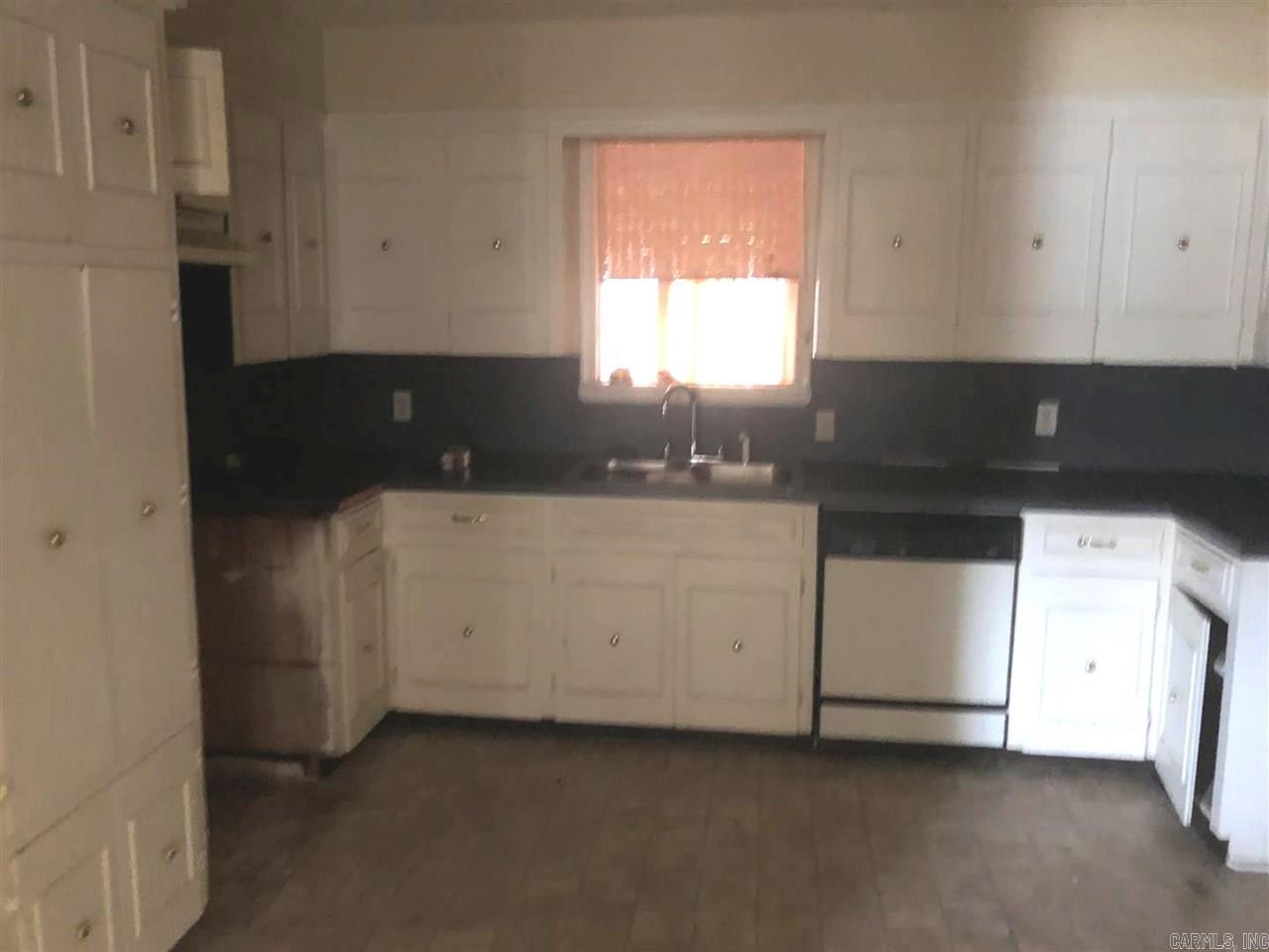 GEYER SPRGS SHOPPING CNTR - Residential