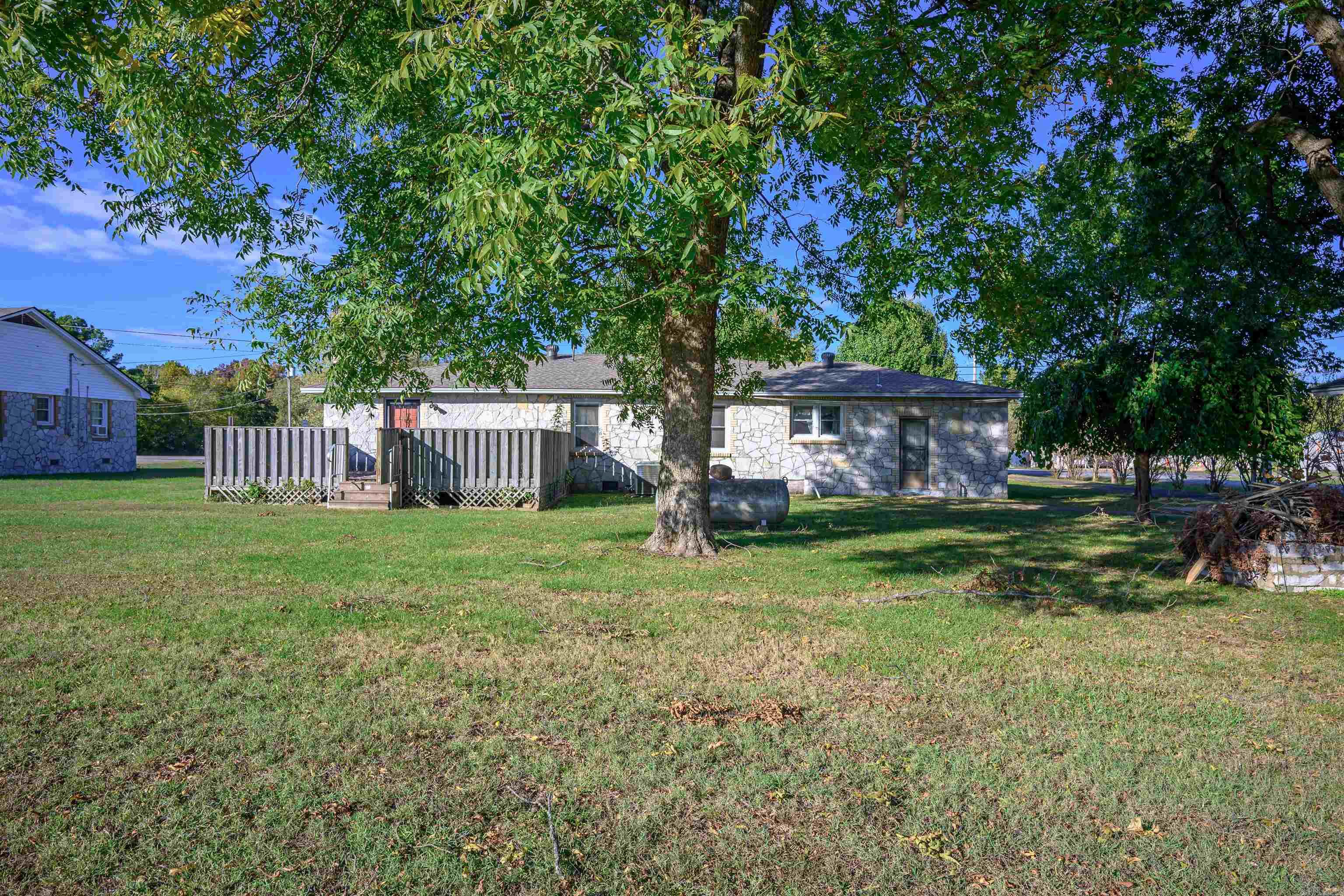 COLLEGE SQUARE - Residential