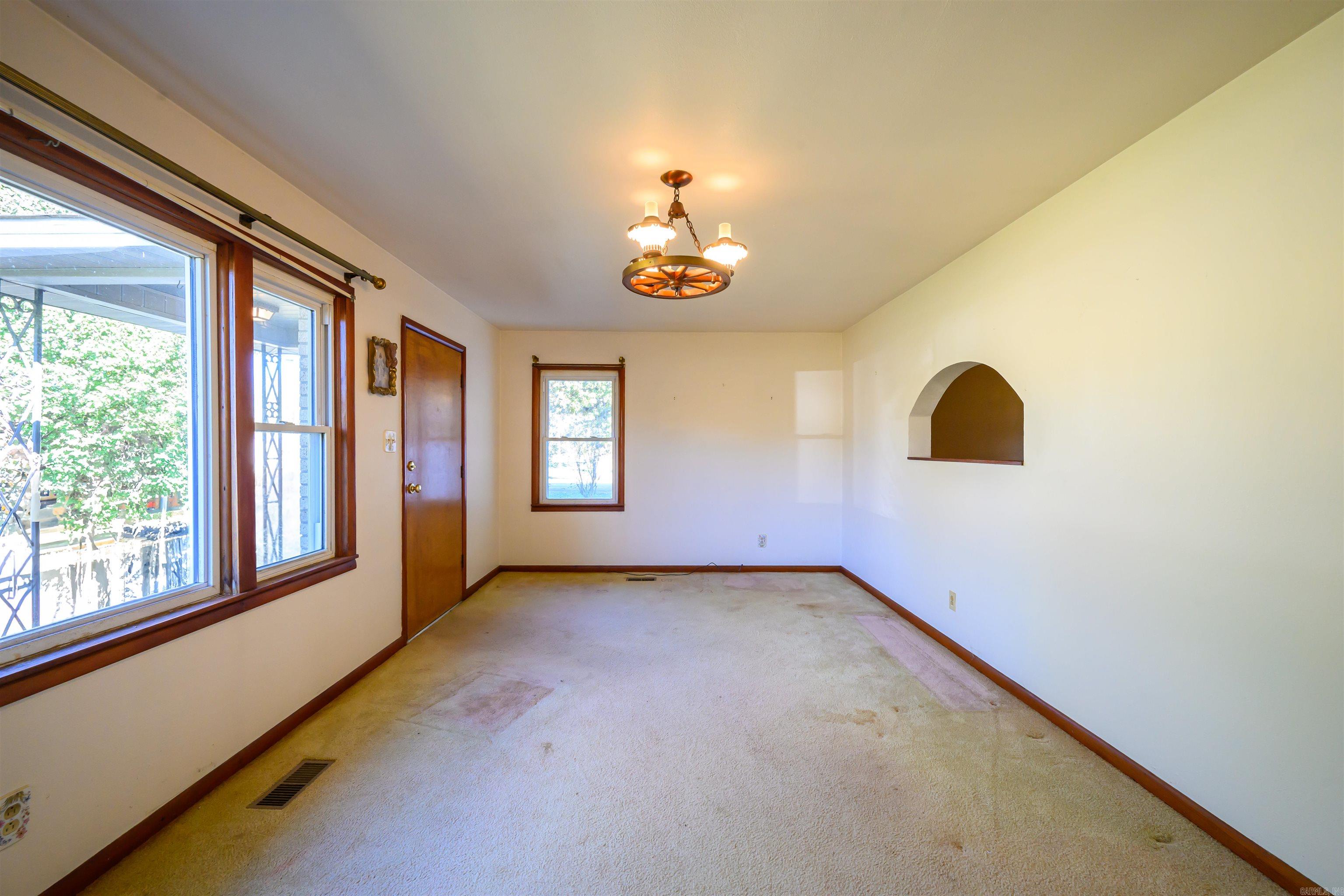 COLLEGE SQUARE - Residential