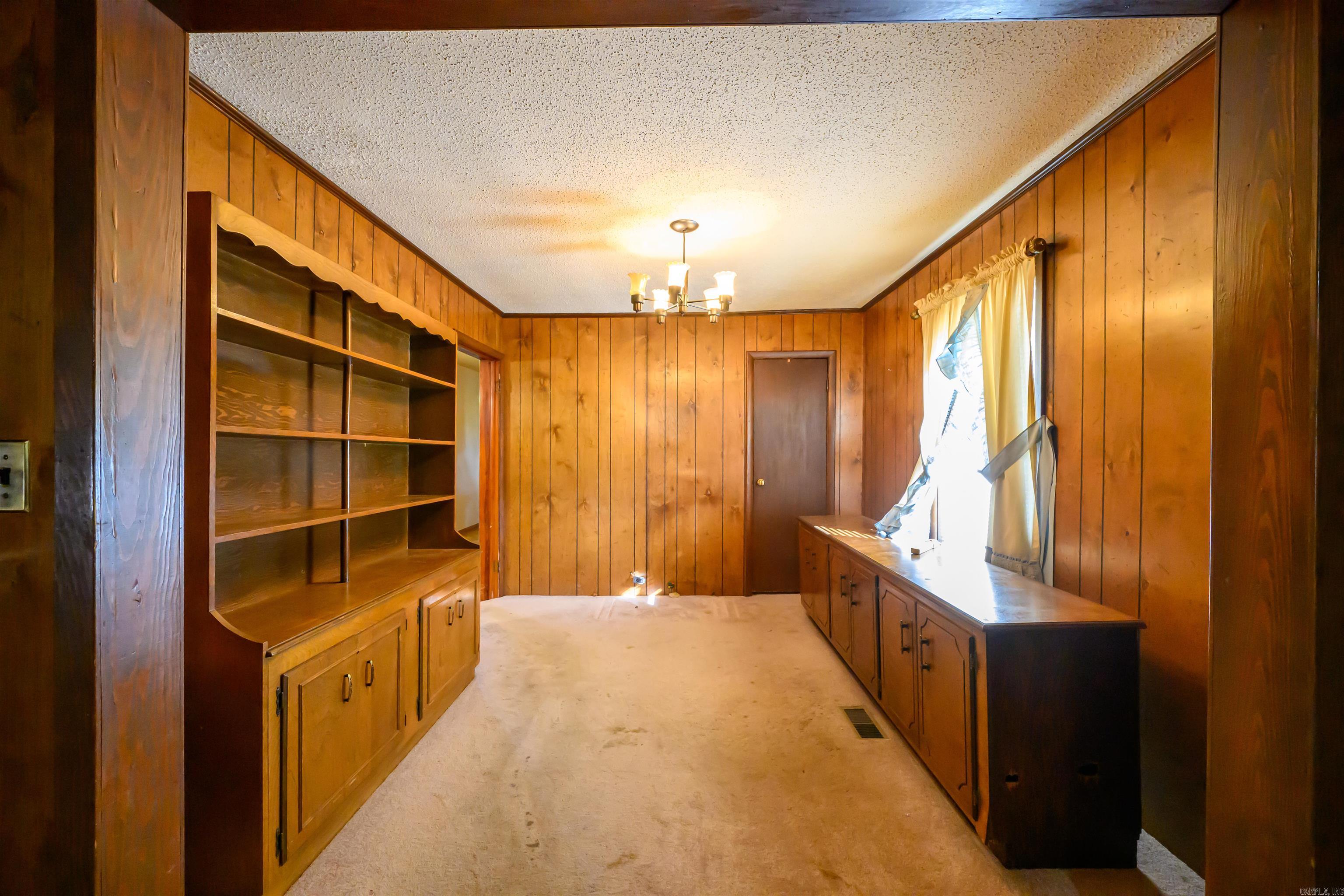 COLLEGE SQUARE - Residential