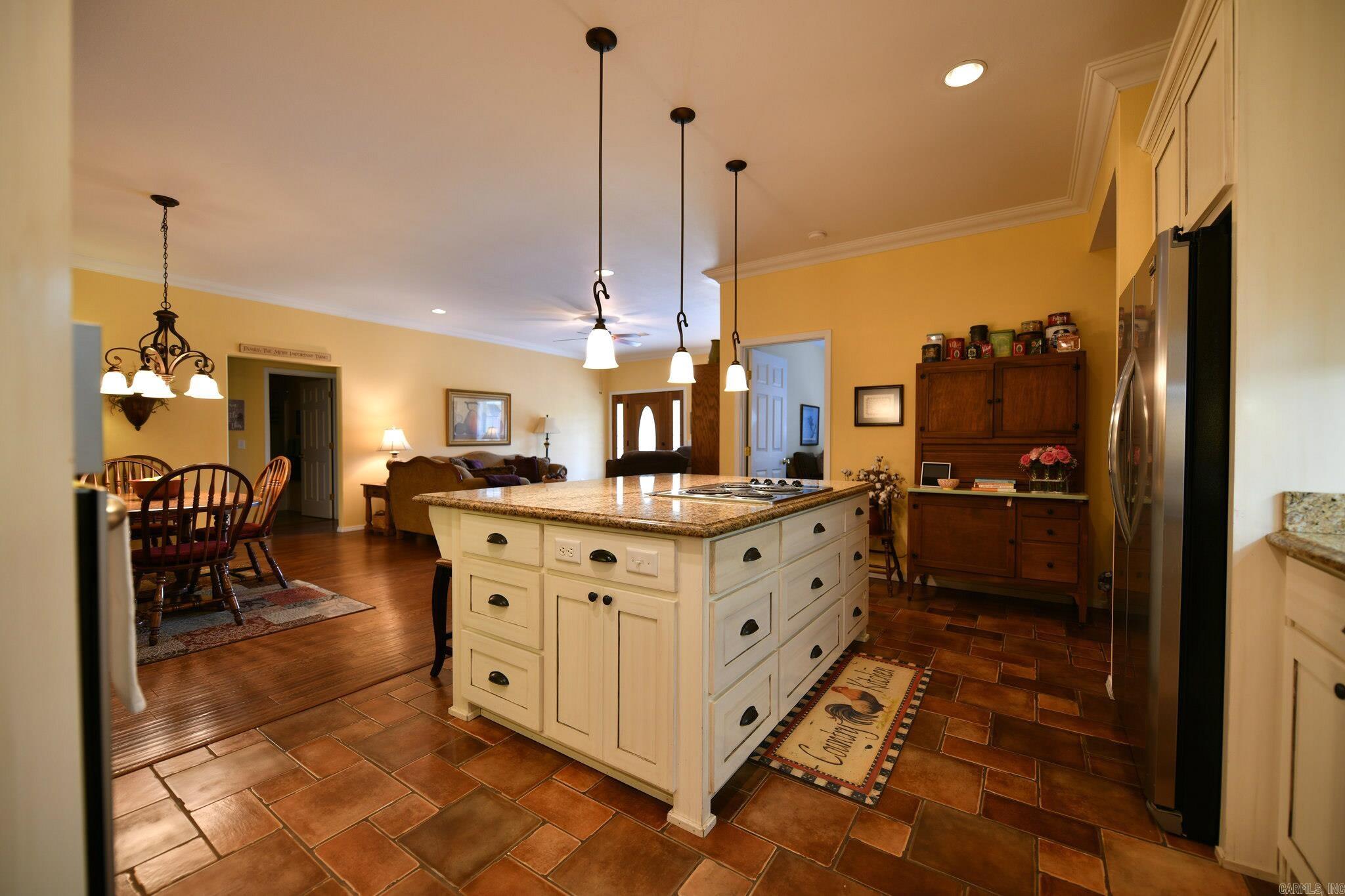 PINE HILLS - Residential