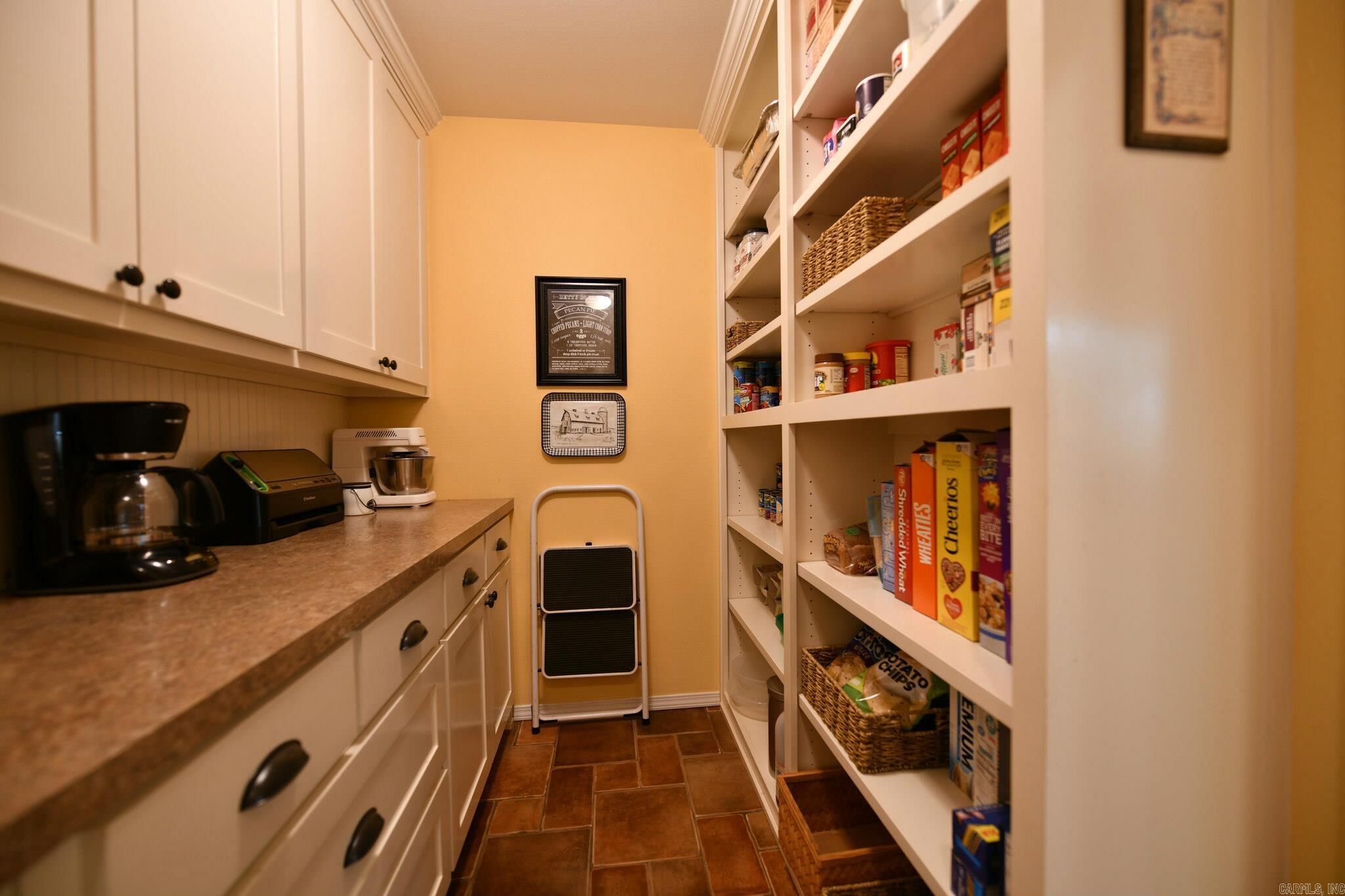 PINE HILLS - Residential