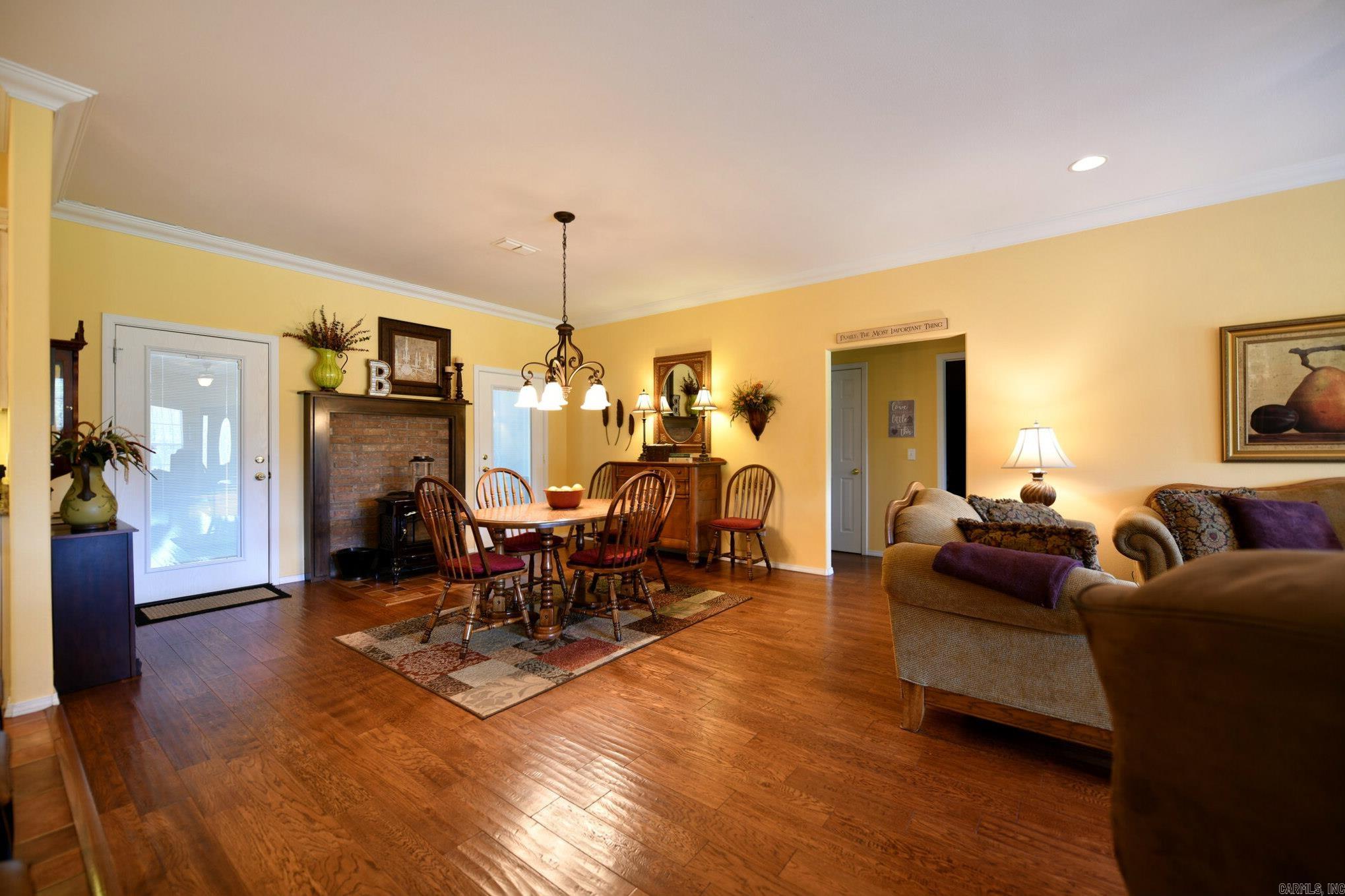 PINE HILLS - Residential