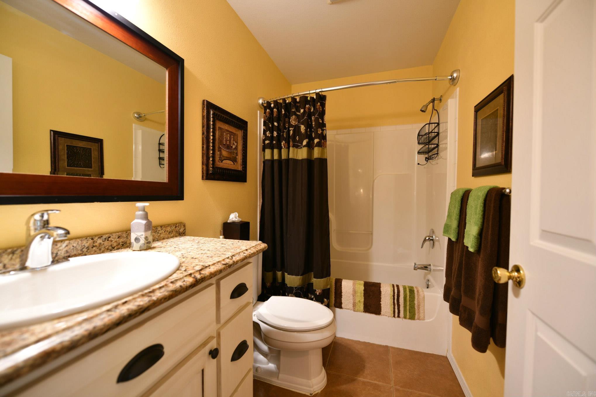 PINE HILLS - Residential