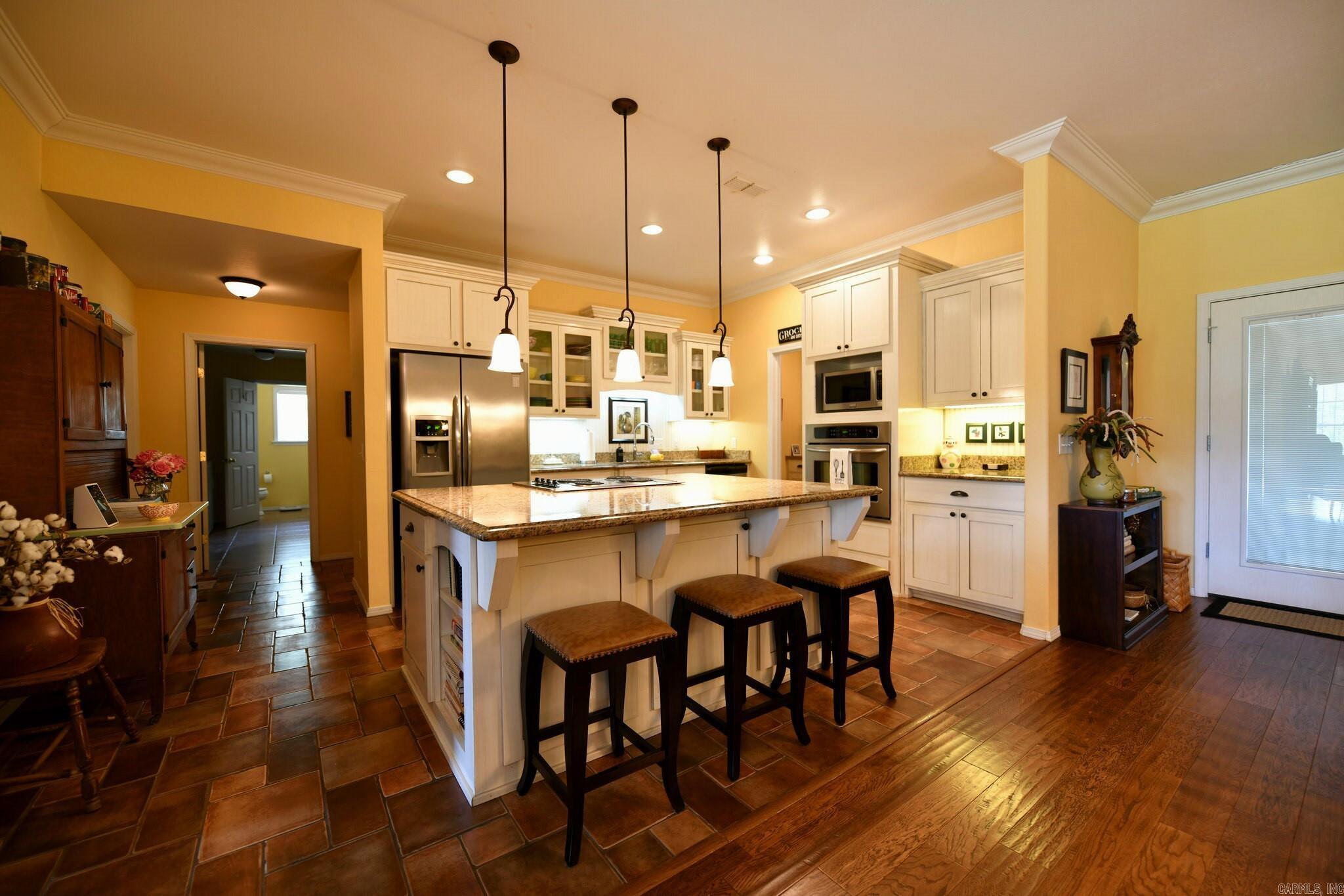 PINE HILLS - Residential