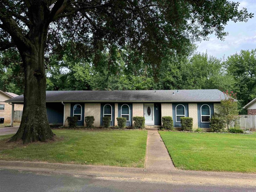 Discover this charming 4-bedroom, 2-bathroom home located on the west side of Searcy in the desirable Stoneybrook neighborhood. The open-concept design features a spacious living room that leads to a screened-in deck and a covered back patio, perfect for relaxing or entertaining. The large, fenced backyard offers ample space for outdoor activities or your private garden, and includes a convenient storage shed. The master bedroom boasts a large walk-in closet. Both bathrooms have been recently renovated, adding a modern touch to this lovely home. Additionally, the home is equipped with a new HVAC system, just one year old.