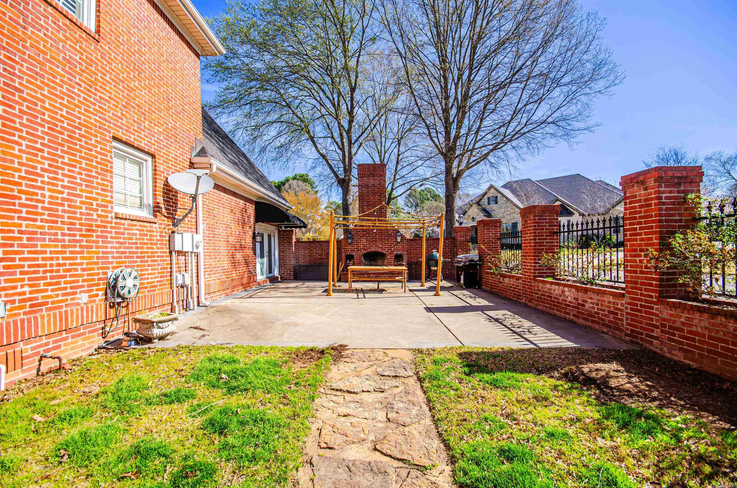 ADAMSBROOKE - Residential