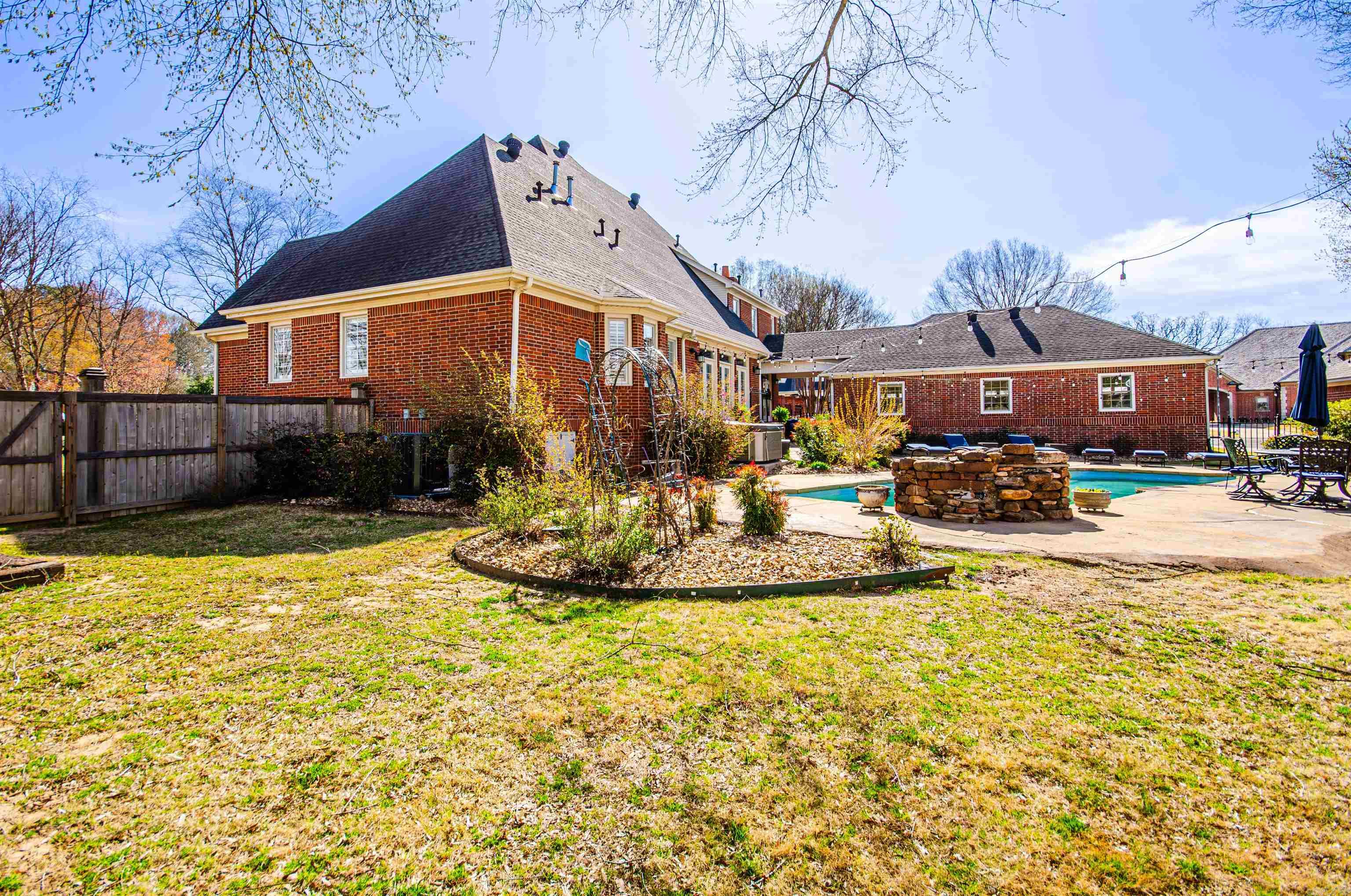 ADAMSBROOKE - Residential